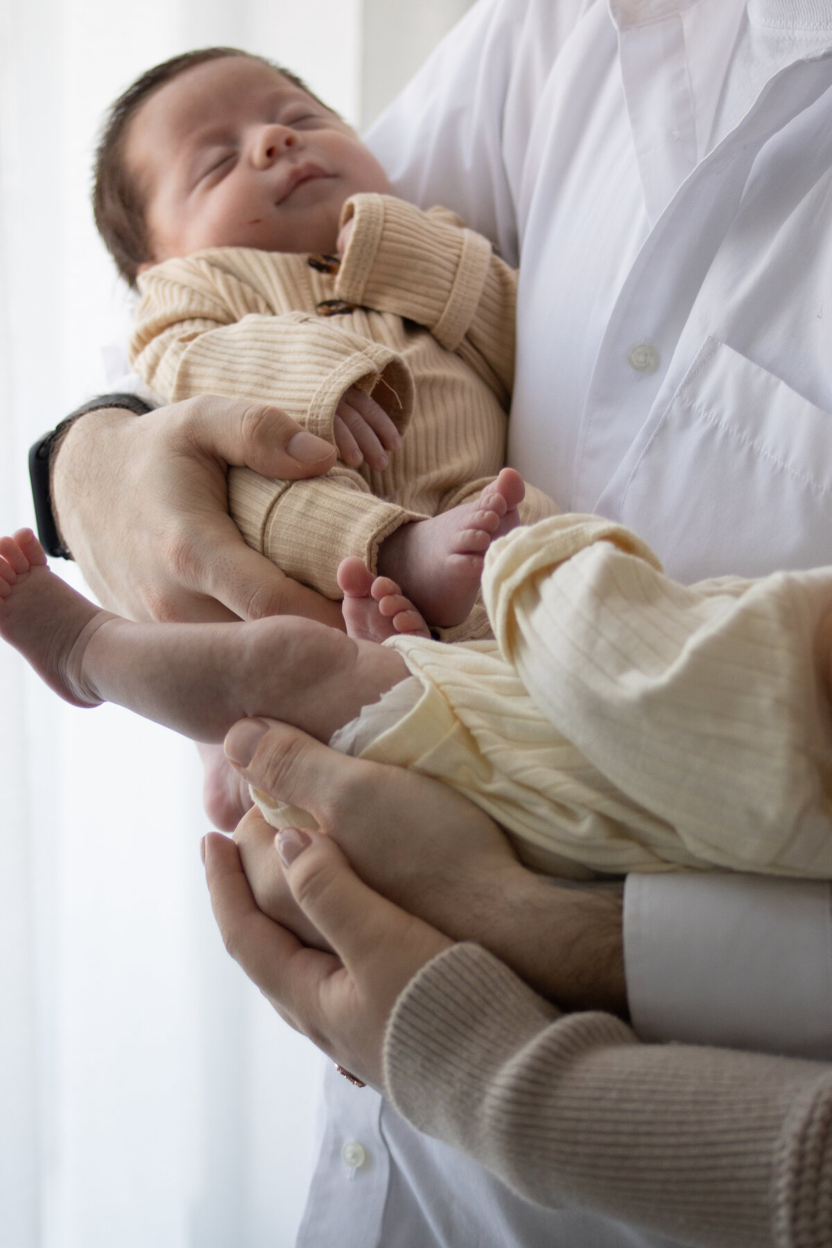 San Diego-Twins-newborn-lifestyle-photography-in-studio-the loft-9