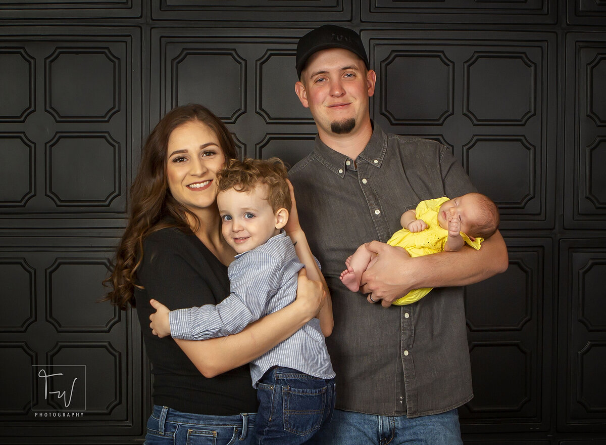 Tanni_Wenger_Photography Family_Portraits Grant_County_Oregon_Photographer Nationally_Featured_Photographer Newborn_Photos Family_Pictures