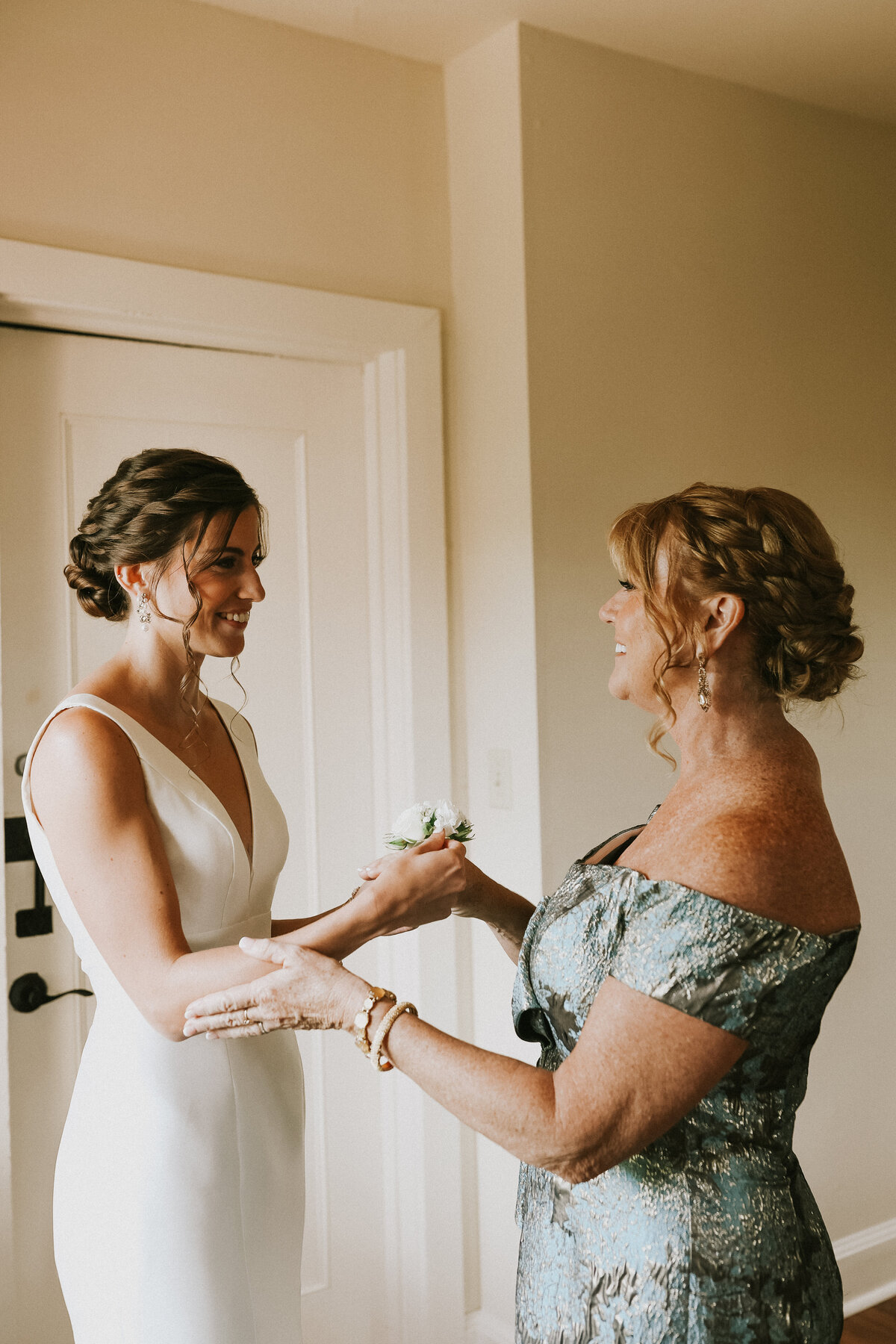 bride-and-mother-of-the-bride-saint-clements-castle