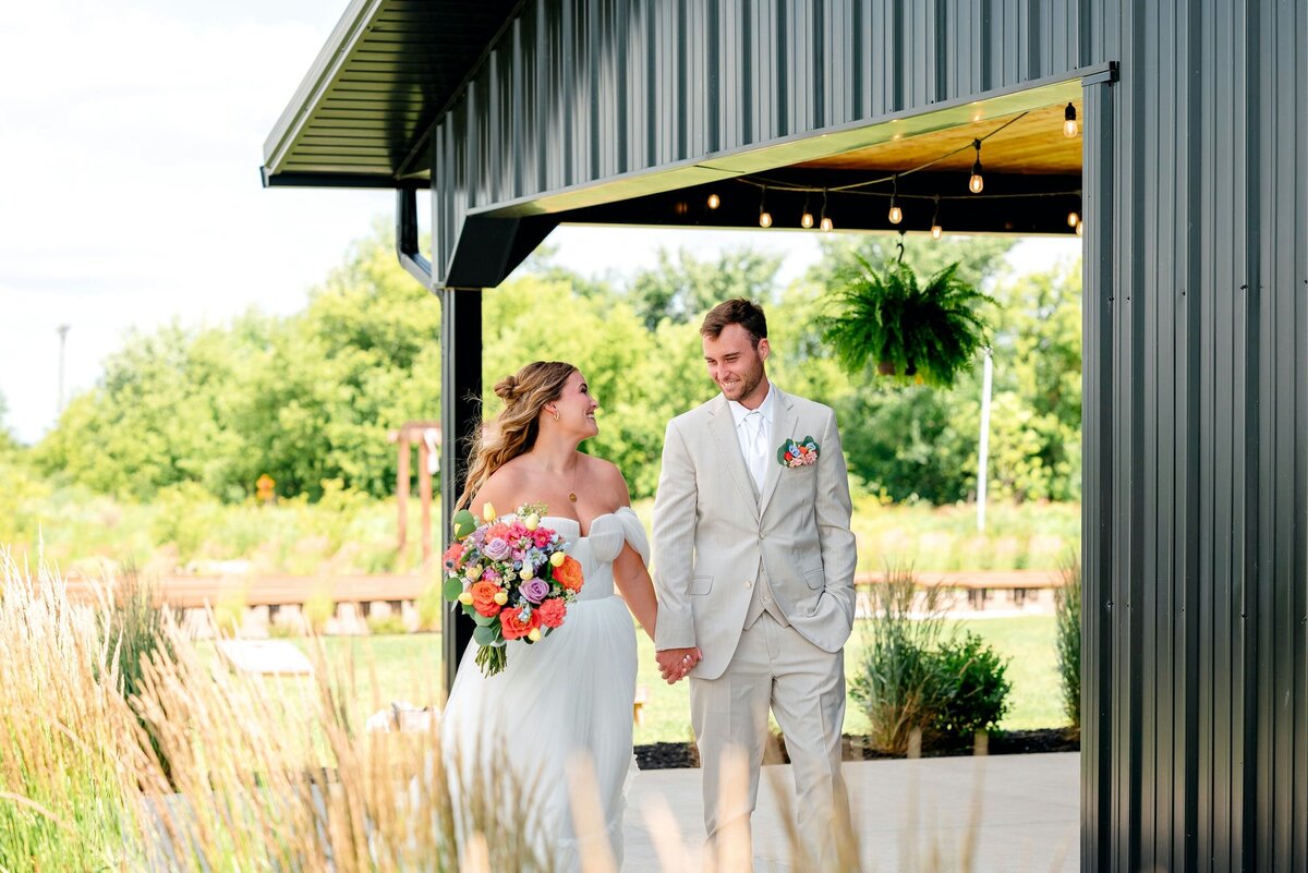 bride-groom-closeup
