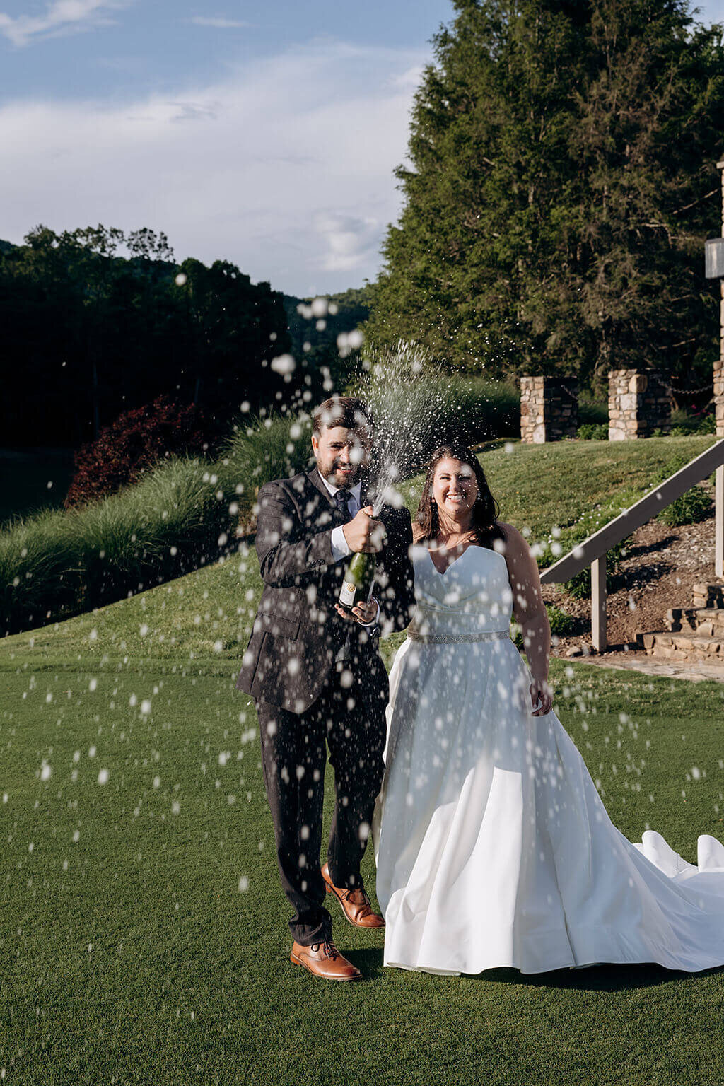 40-asheville-north-carolina-wedding-modern-vintage-events