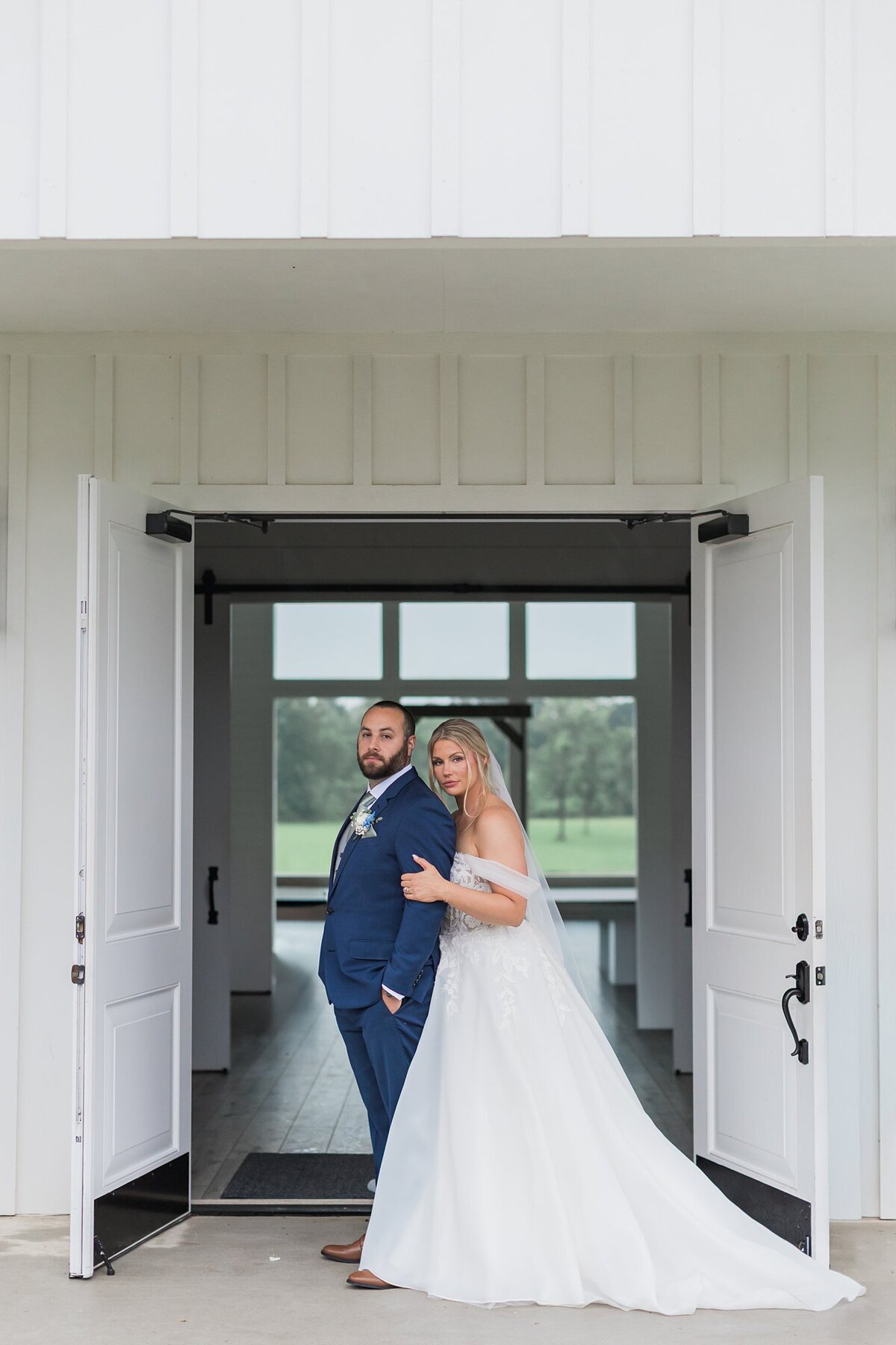 DanielleandAaronTheFarmhouseKristinNicholePhotography71