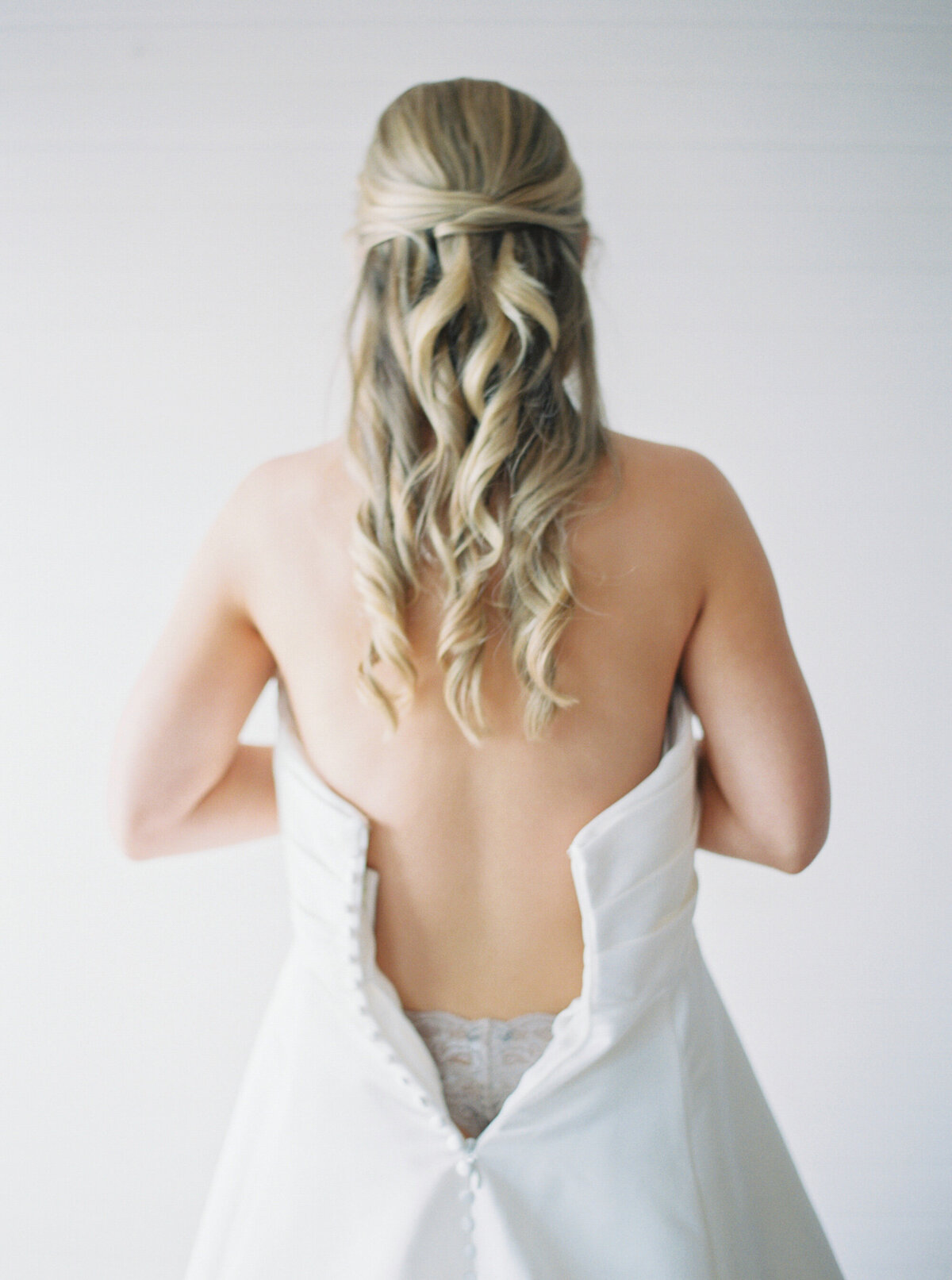 Emily March Photography Wilmington, North Carolina and Destination Wedding Engagement Photographer Heirloom Photography for Memorable Gatherings Light Airy Sentimental Imagery Images Weddings VaughanWedding_0068 copy