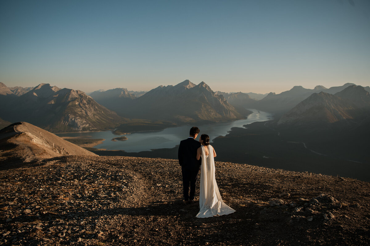hiking-elopement-photographer-33