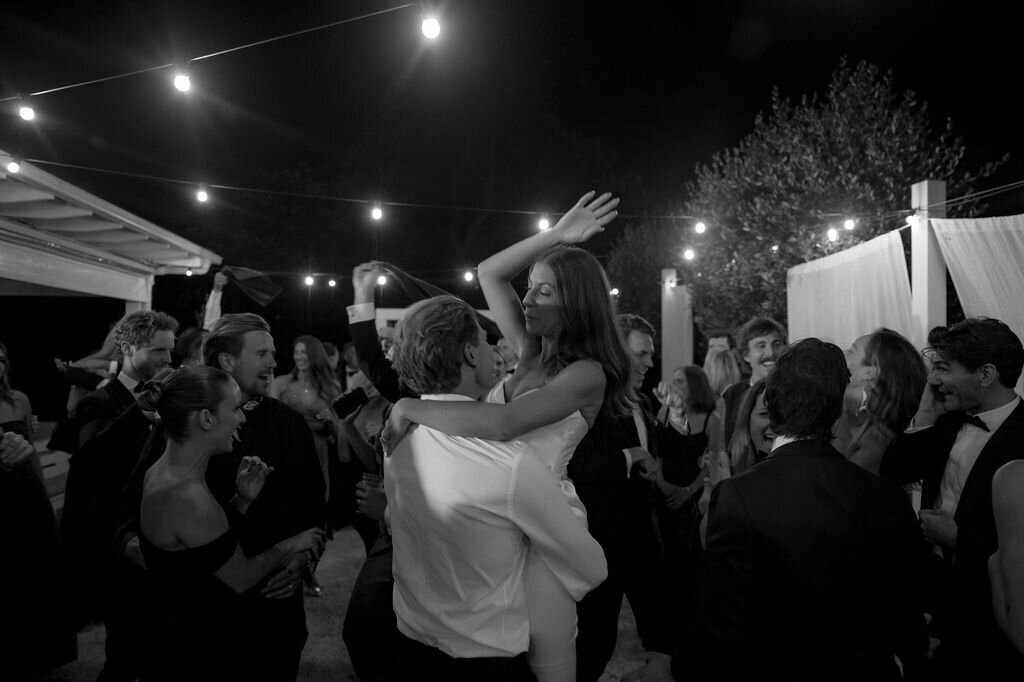 Dancing_PennyMatt_Australia_Wedding_CaitlinJoyce_Photo-535