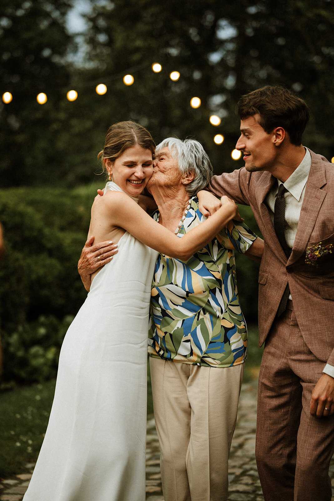 Herentals, salon weddings, moody, authentiek, alternatief trouwen,bruid, 2026, elopent, intiem, spontaan, tijdloos, trouwfotograaf, antwerpen - diner & dessert-247