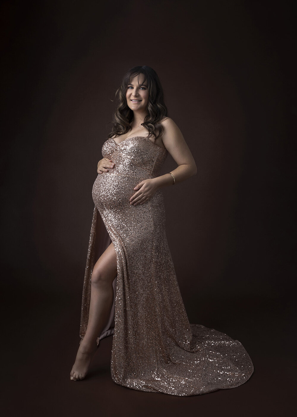 MATERNITY_PREGNANTWOMAN_ROSEGOLDDRESS