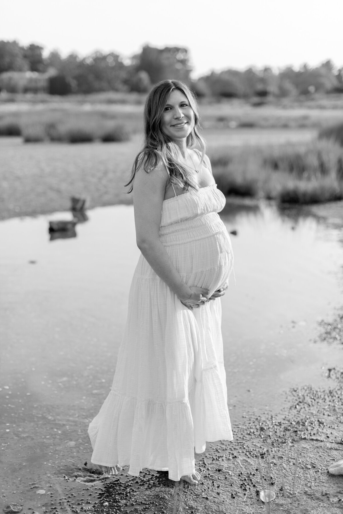 Maternity-WEB-Beach-Portraits-Erin-Belles-Photography-2025-13