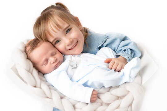sibling and baby photoshoot