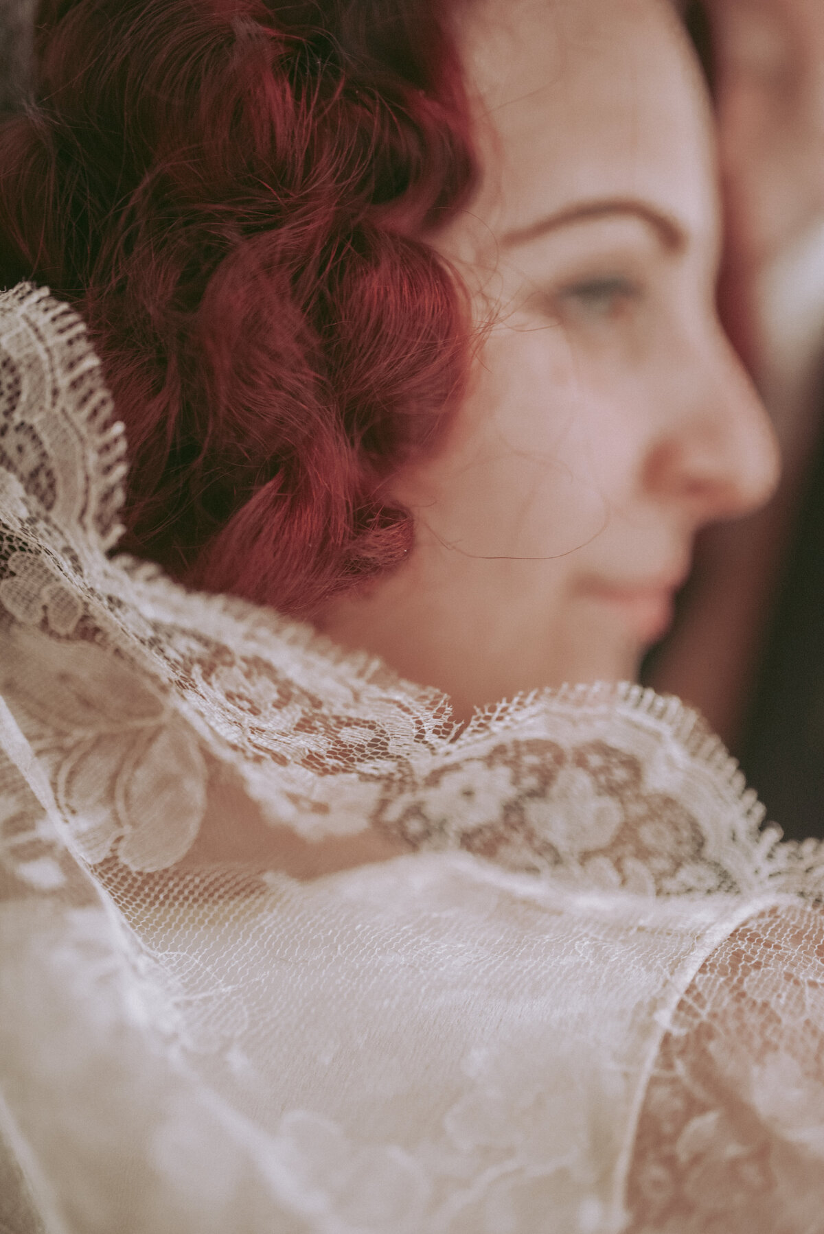 bride-and-groom-portraits-arizona-wedding-photographer-vintage-bride-diy-Iowa-wedding-Photographer-Playlife-Alaynna-Ann-Schwartz20230311_0593