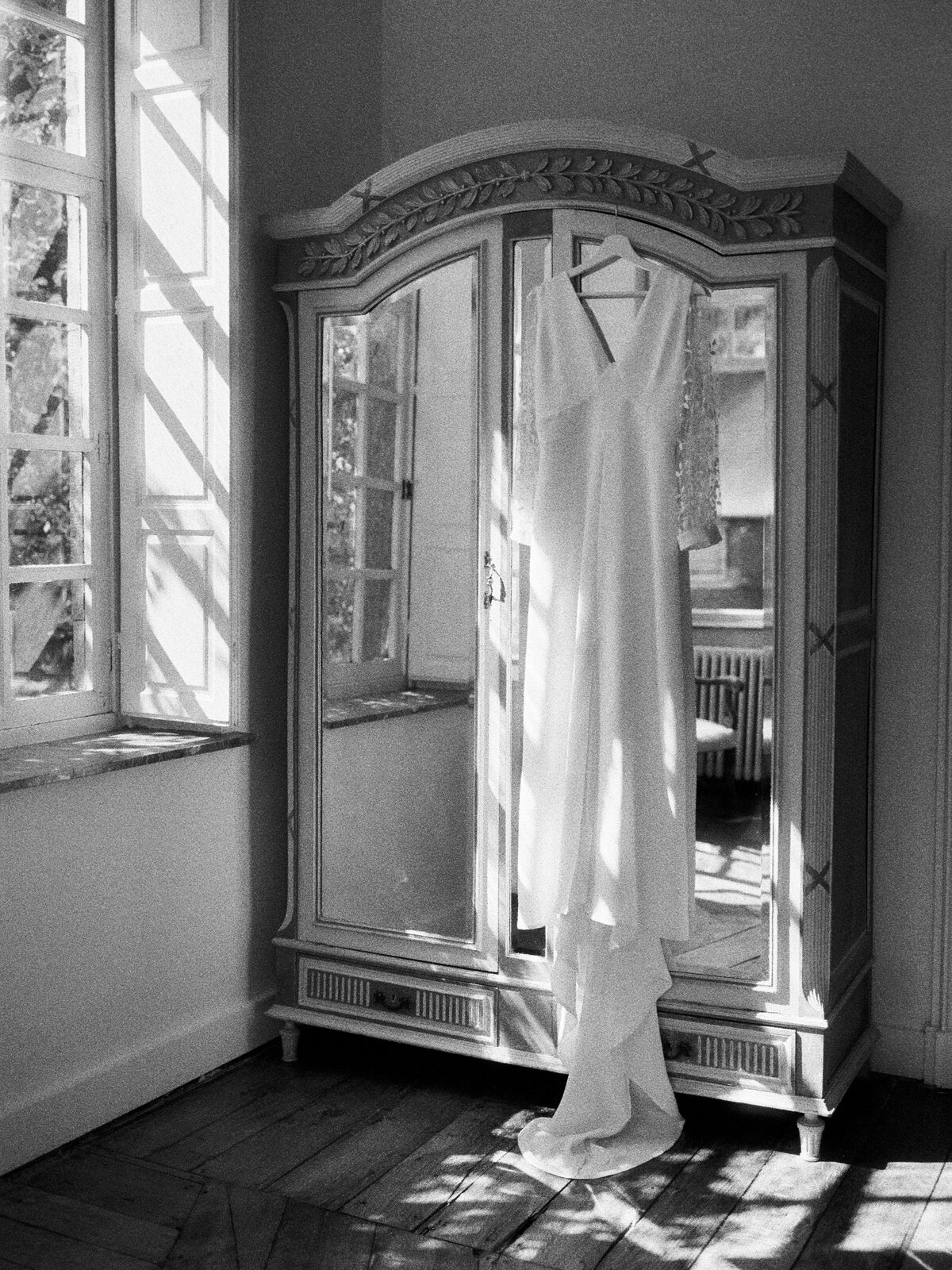 11-Olivia_Poncelet-Film-Photographer-Mariage-Chateau-de-la-Rocq-RH-WEB-72