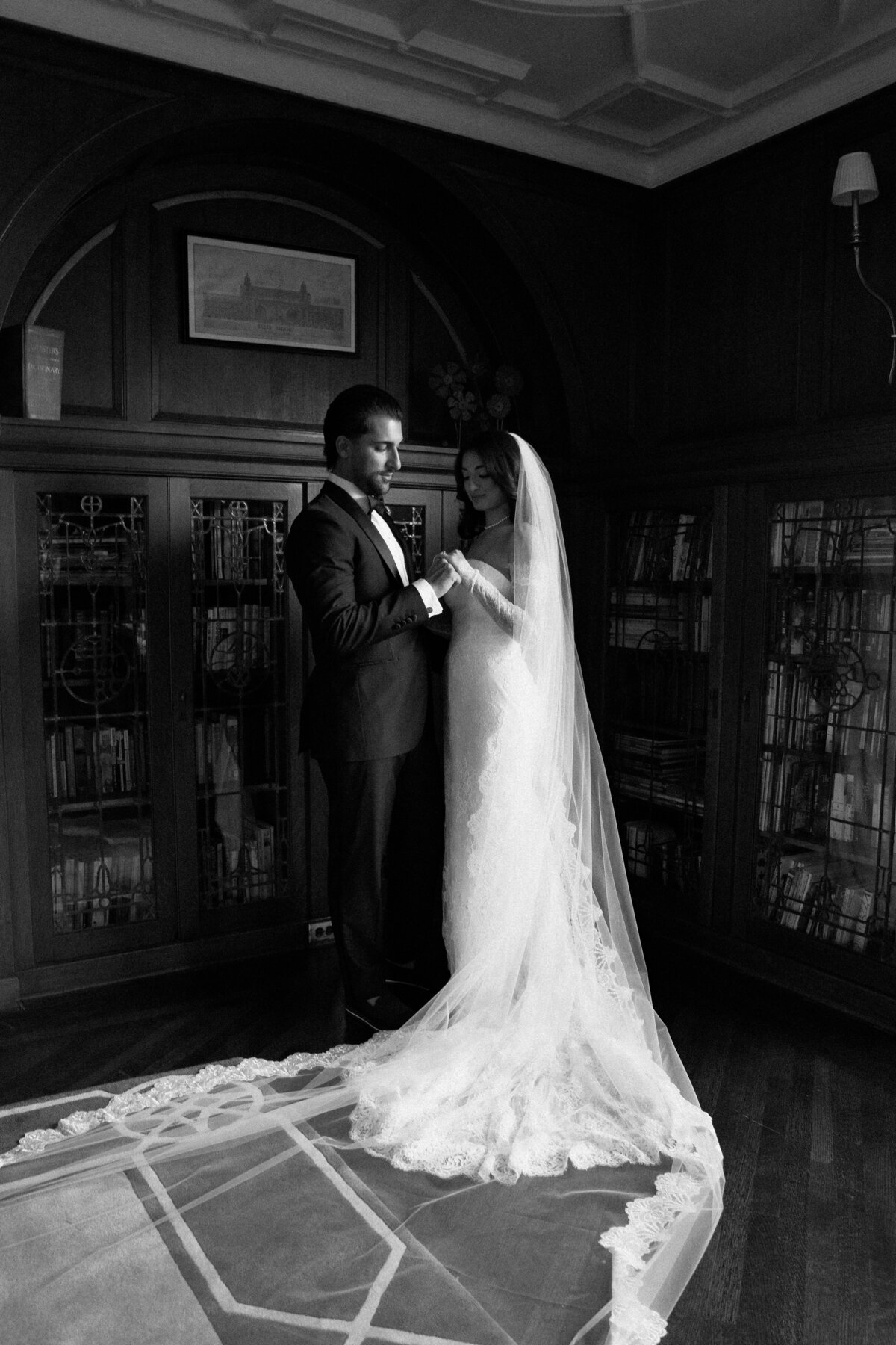 custom-sleeves-custom-veil