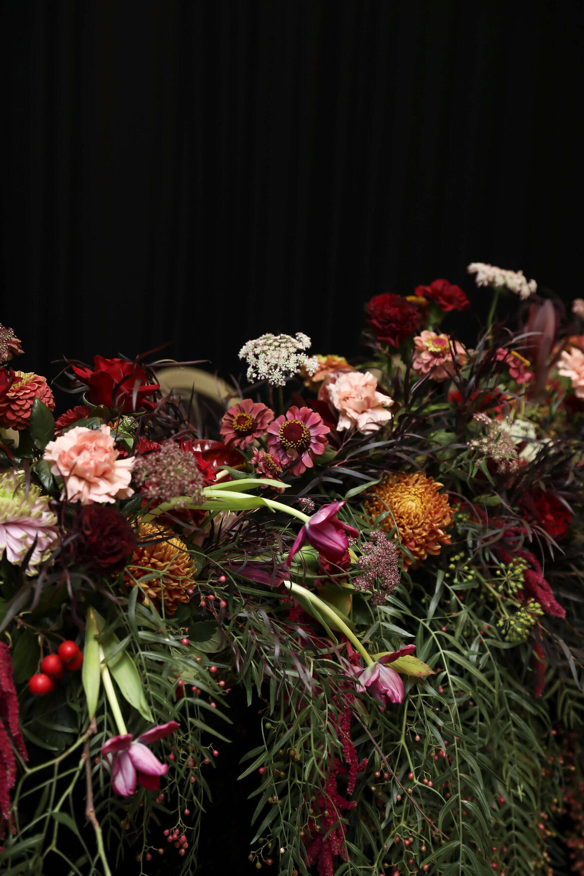 moody-wedding-floral-arrangement-sydney