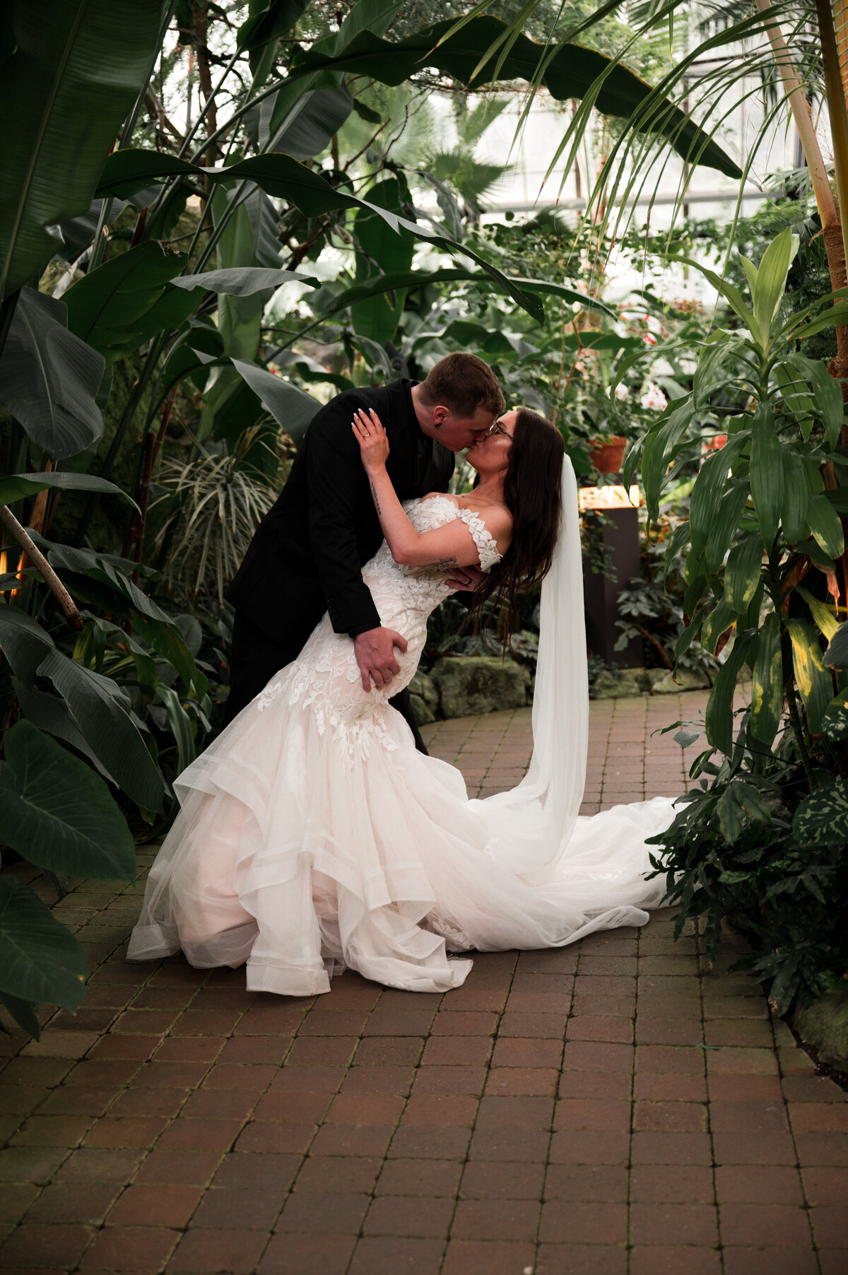 Muttart conservatory wedding in Edmonton, Alberta