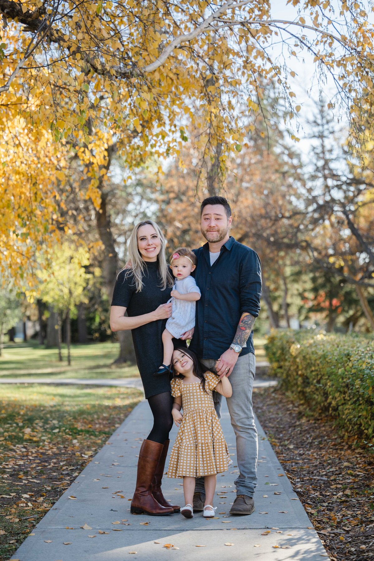Edmonton Fall Family Photographer _ Lily Laidlaw Photogragraphy-5