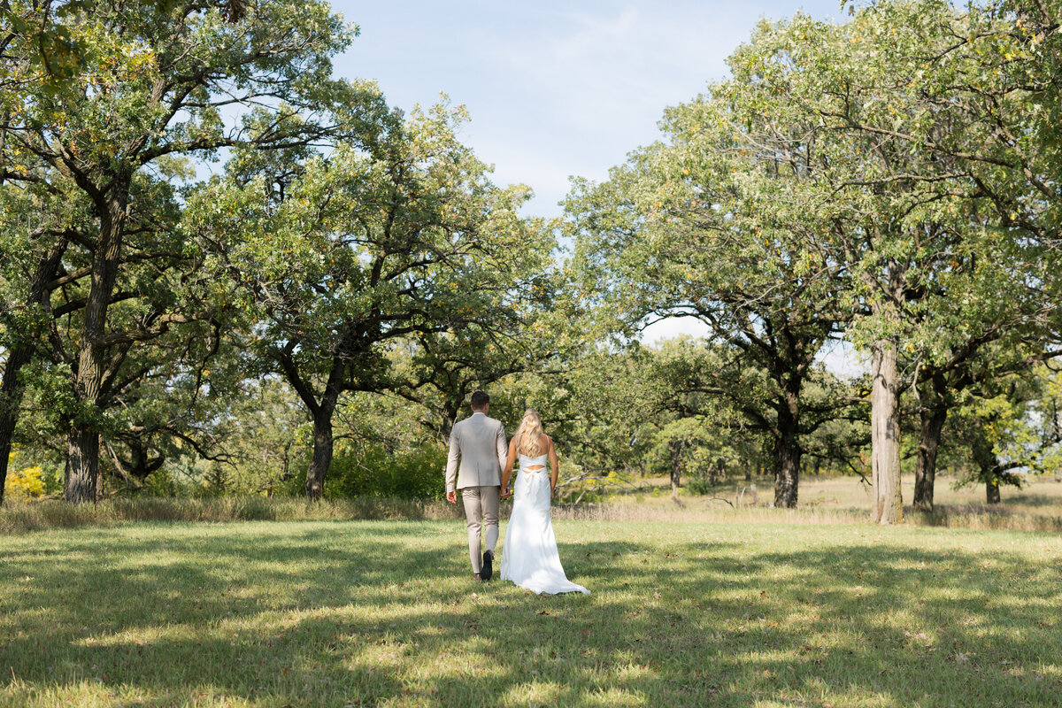 Backyard-Wedding-Rogers-MN-B&S-Will-DeGraw-Clever-Disarray-32
