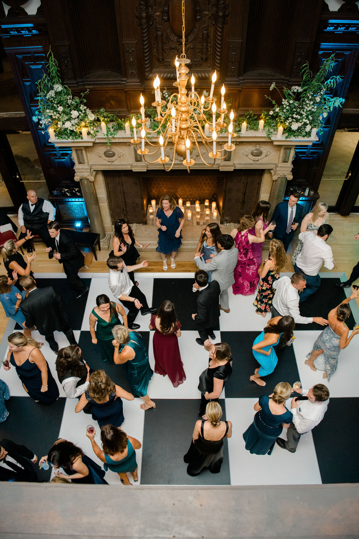 black-and-white-dance-floor-at-branford-house-ct-jen-strunk-events