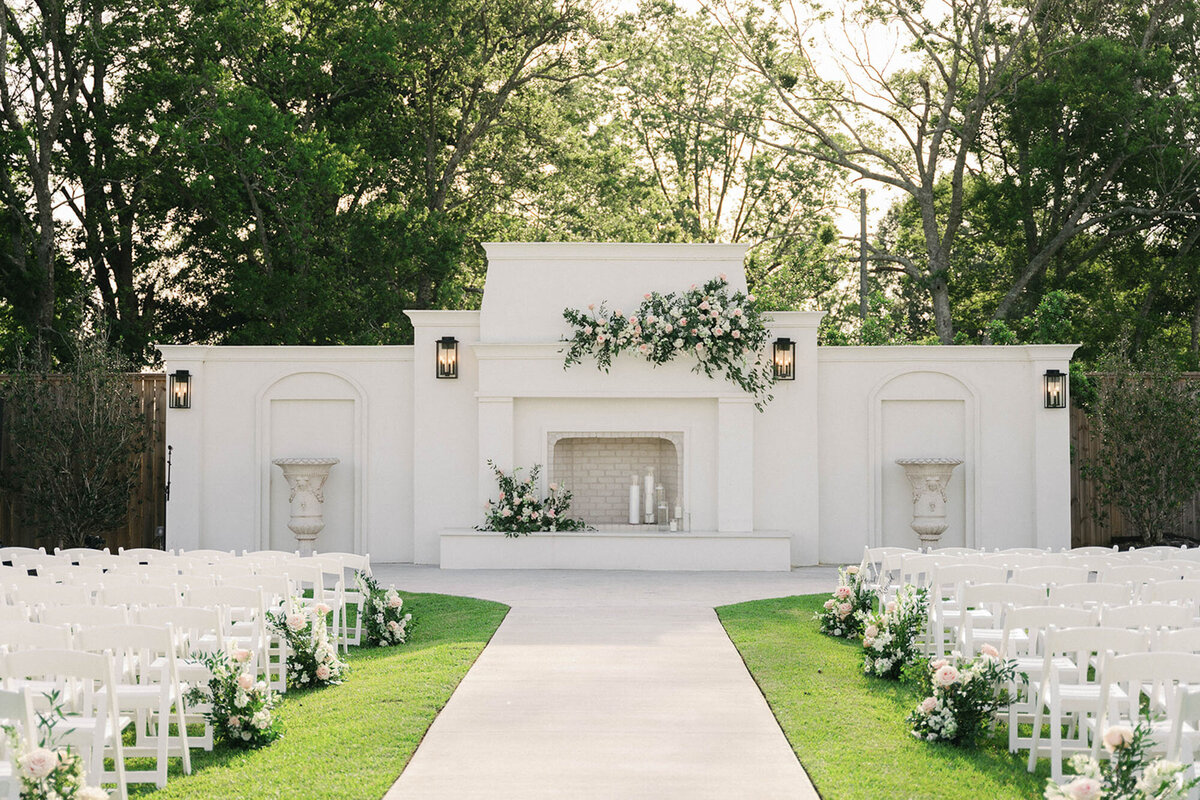 Lauren and Dylan's luxury wedding at Milicevic Family Vineyards