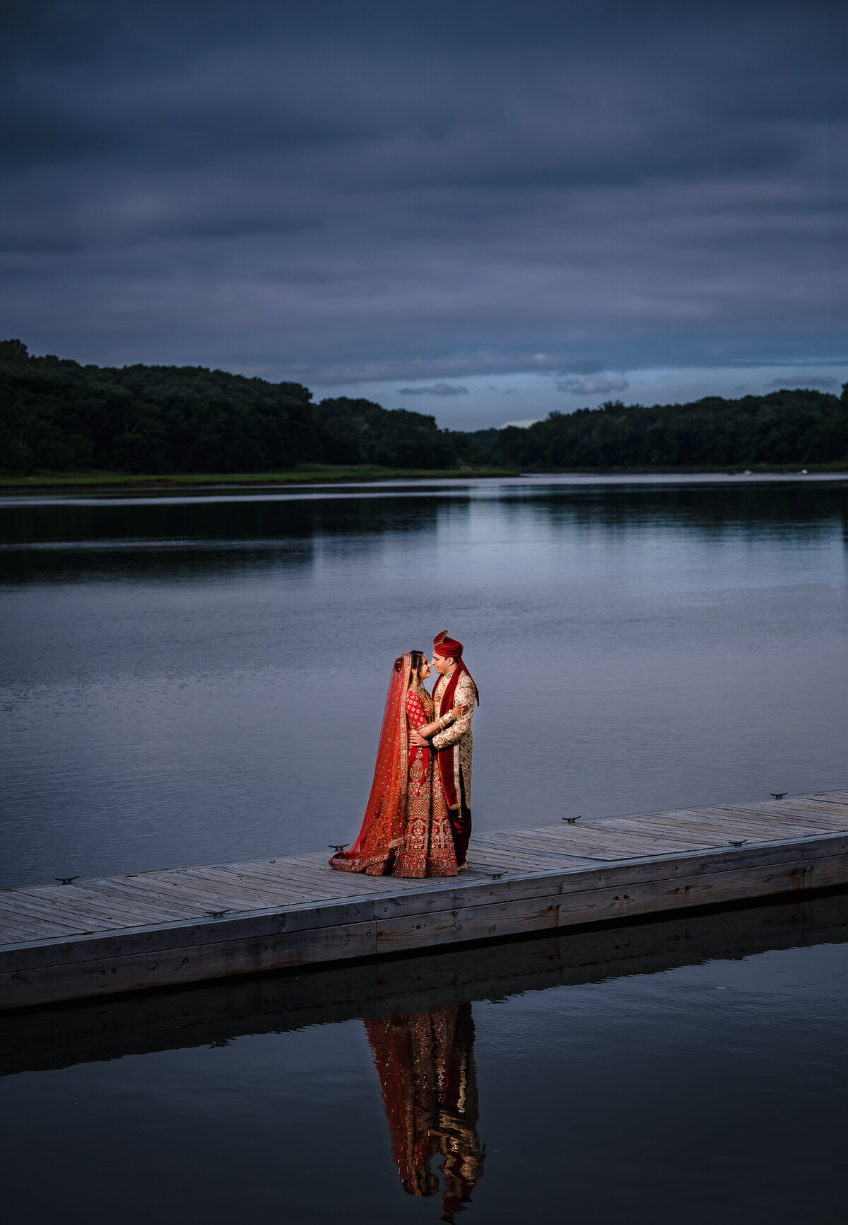 Looking for a creative NJ Indian wedding photographer? Check out Ishan Fotografi!