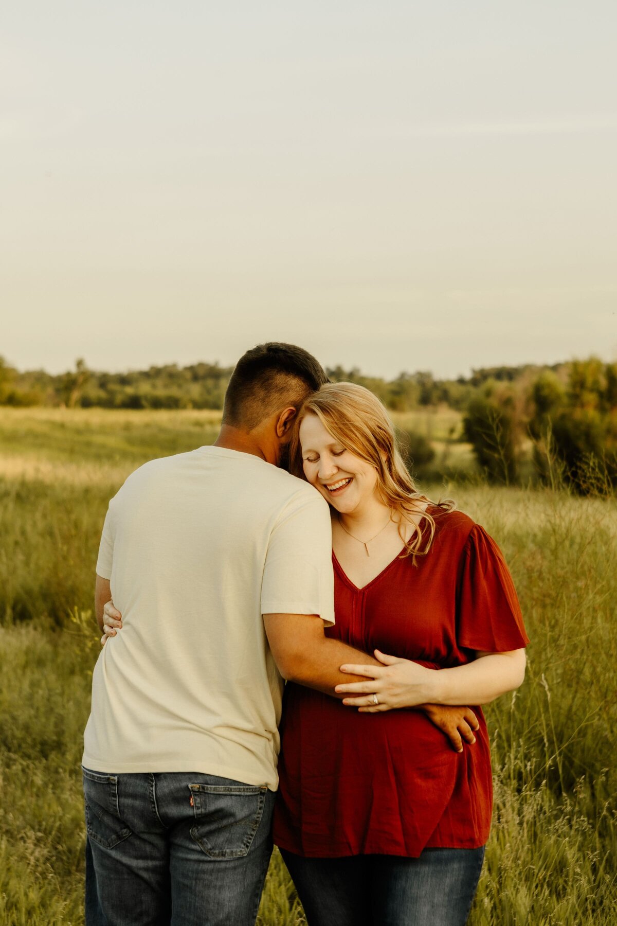 midwest-maternity-wildflower-session-16