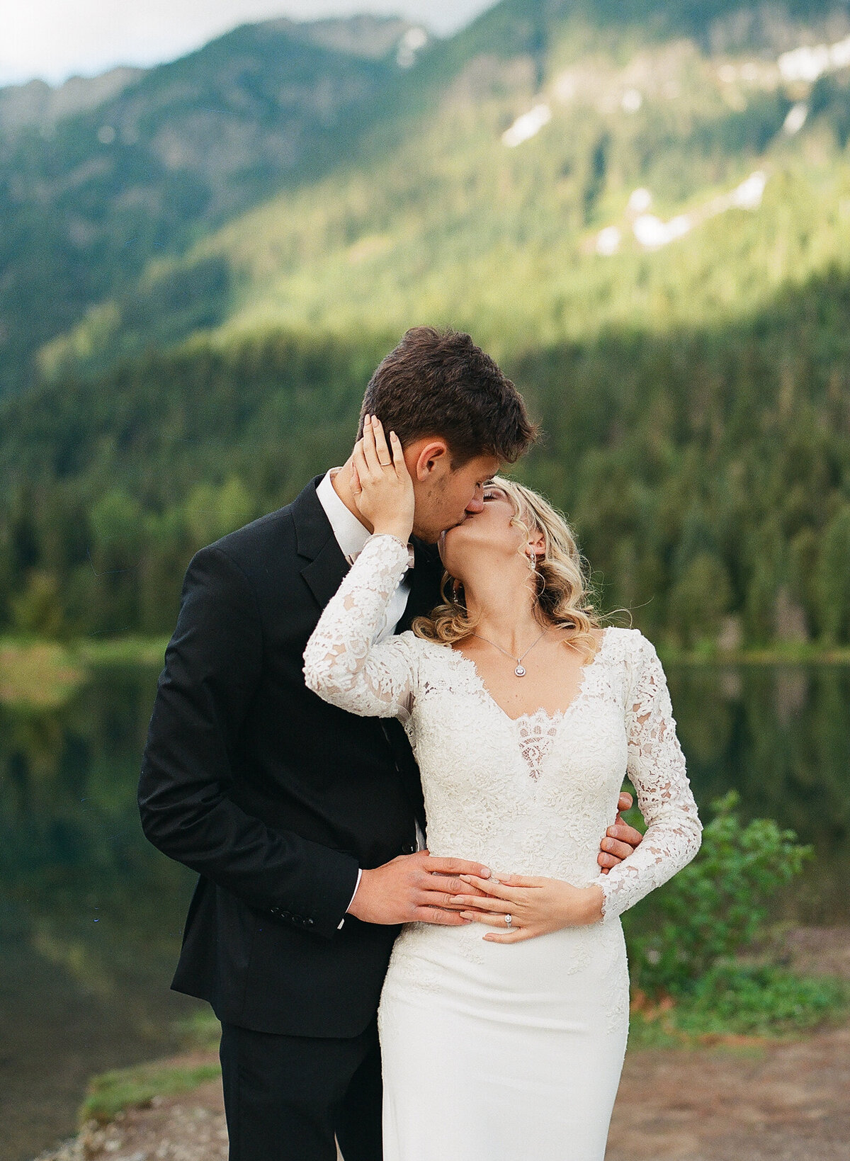 elopement photography in gold creek pond in washington state