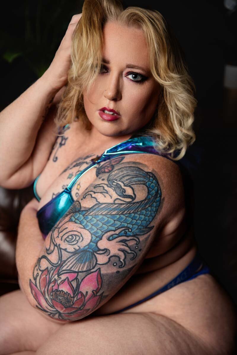 luxury-womens-boudoir-session-fishers-indiana