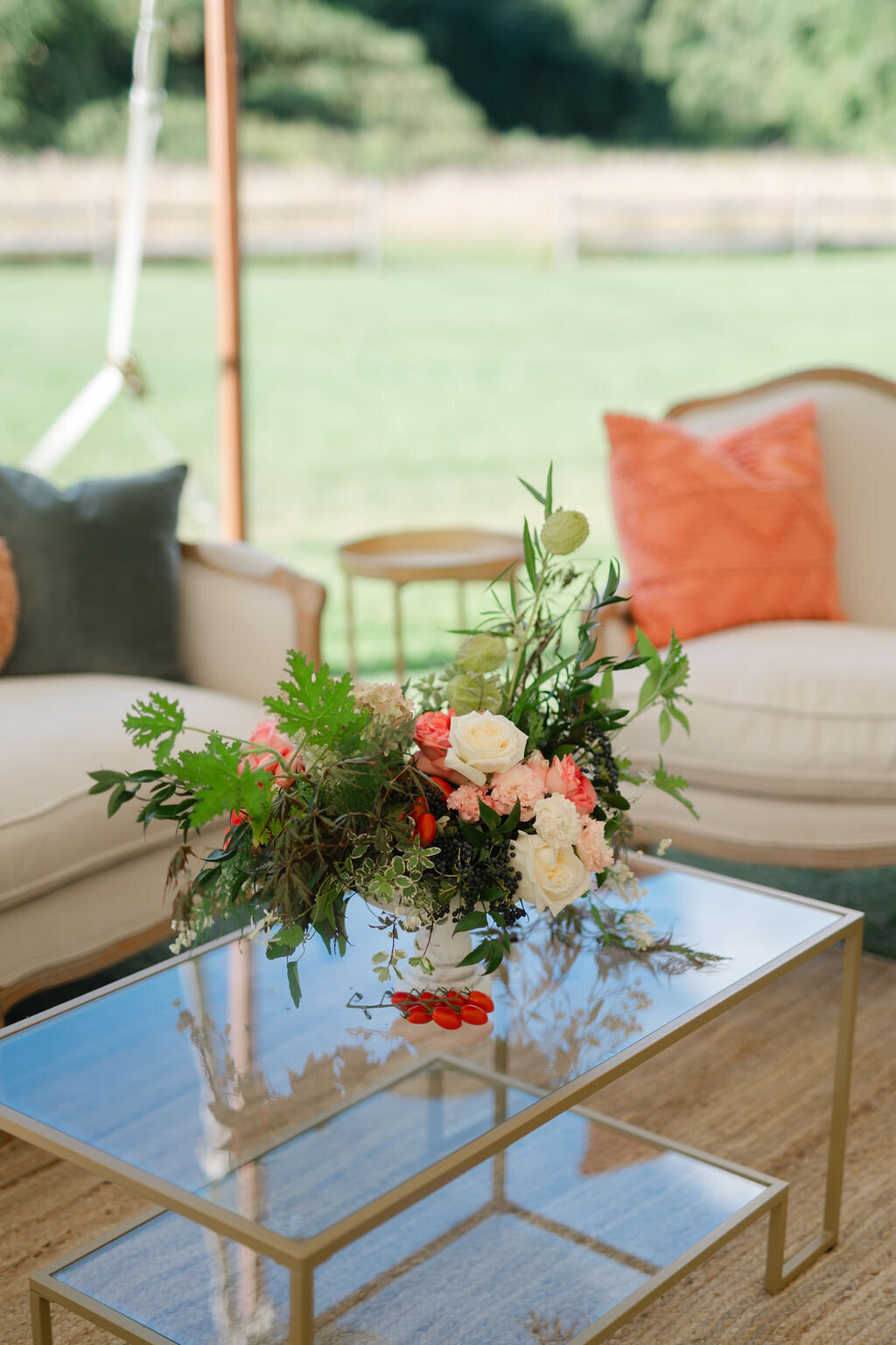 summer-event-floral-designer-at-smith-farm-gardens