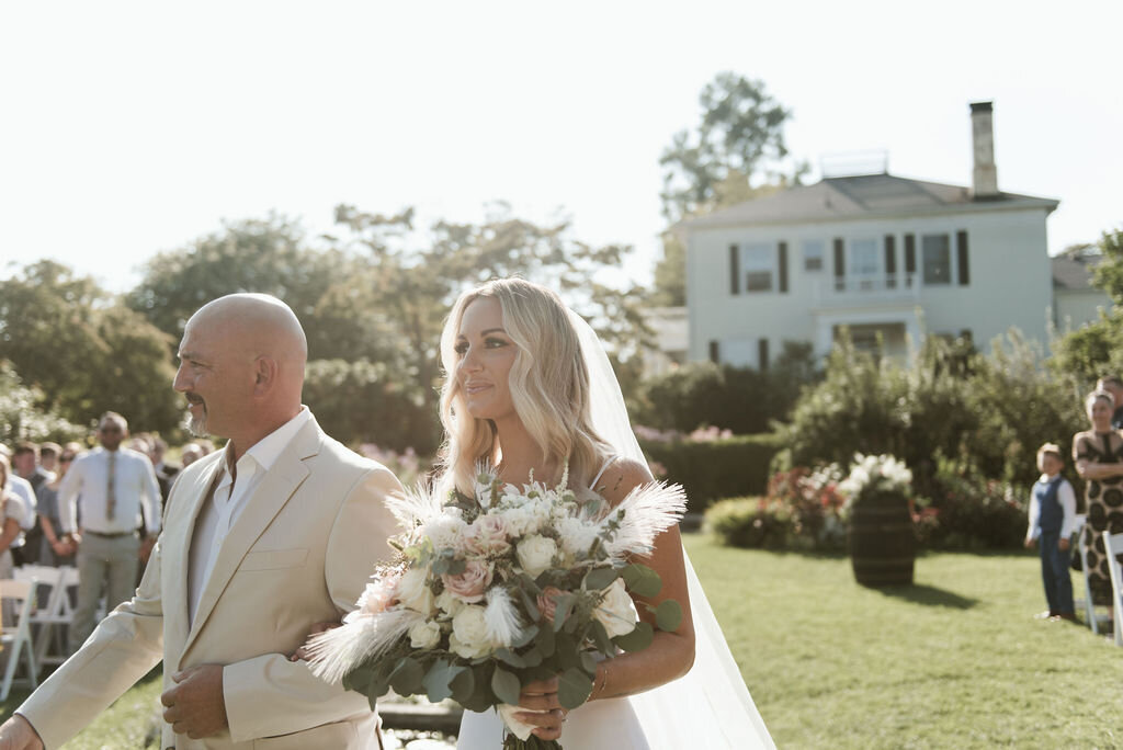 bride-with-father-at-stone-acres-farm-jen-strunk-events-2