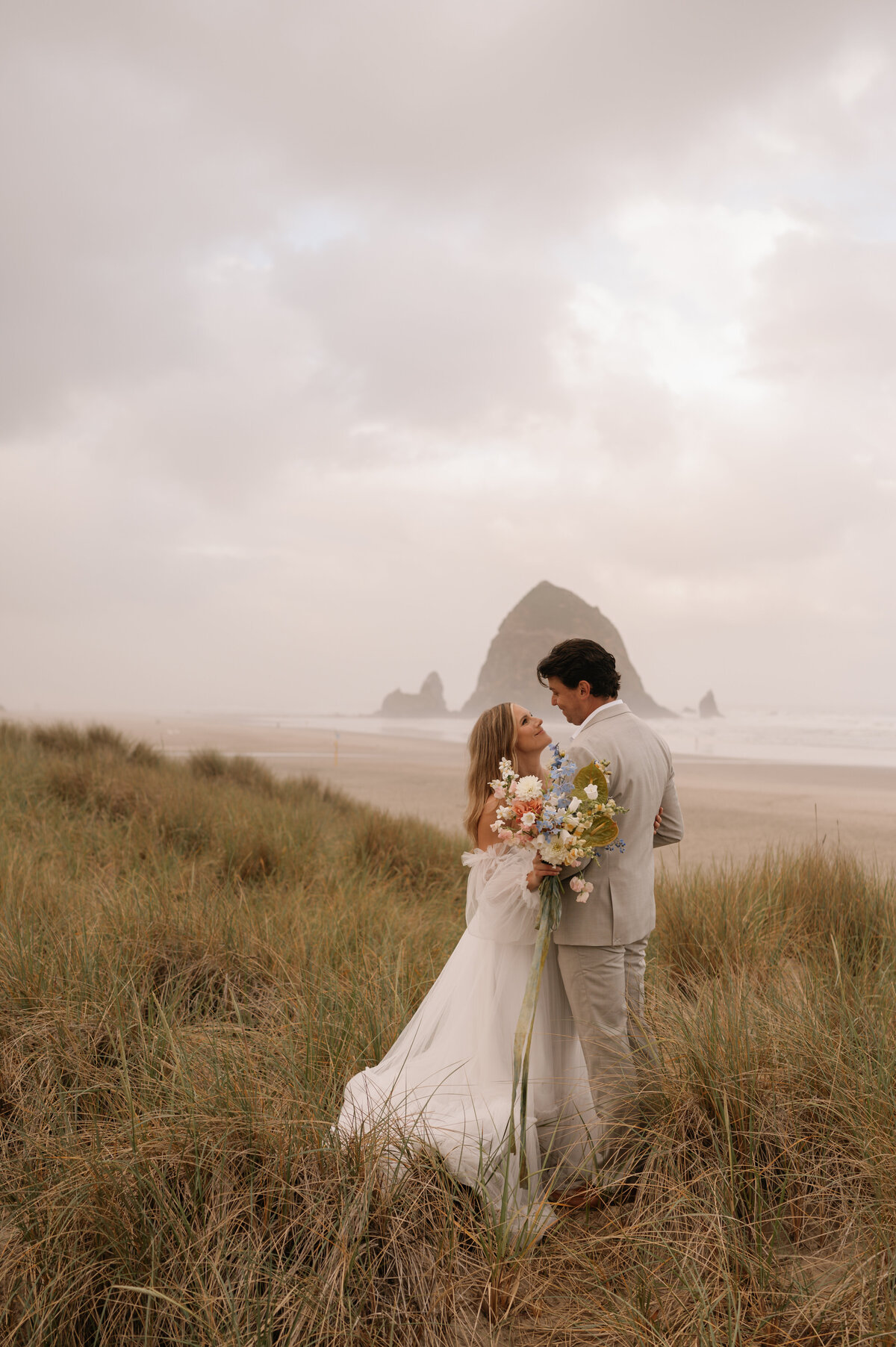 elopement-canon-beach-oregon-25