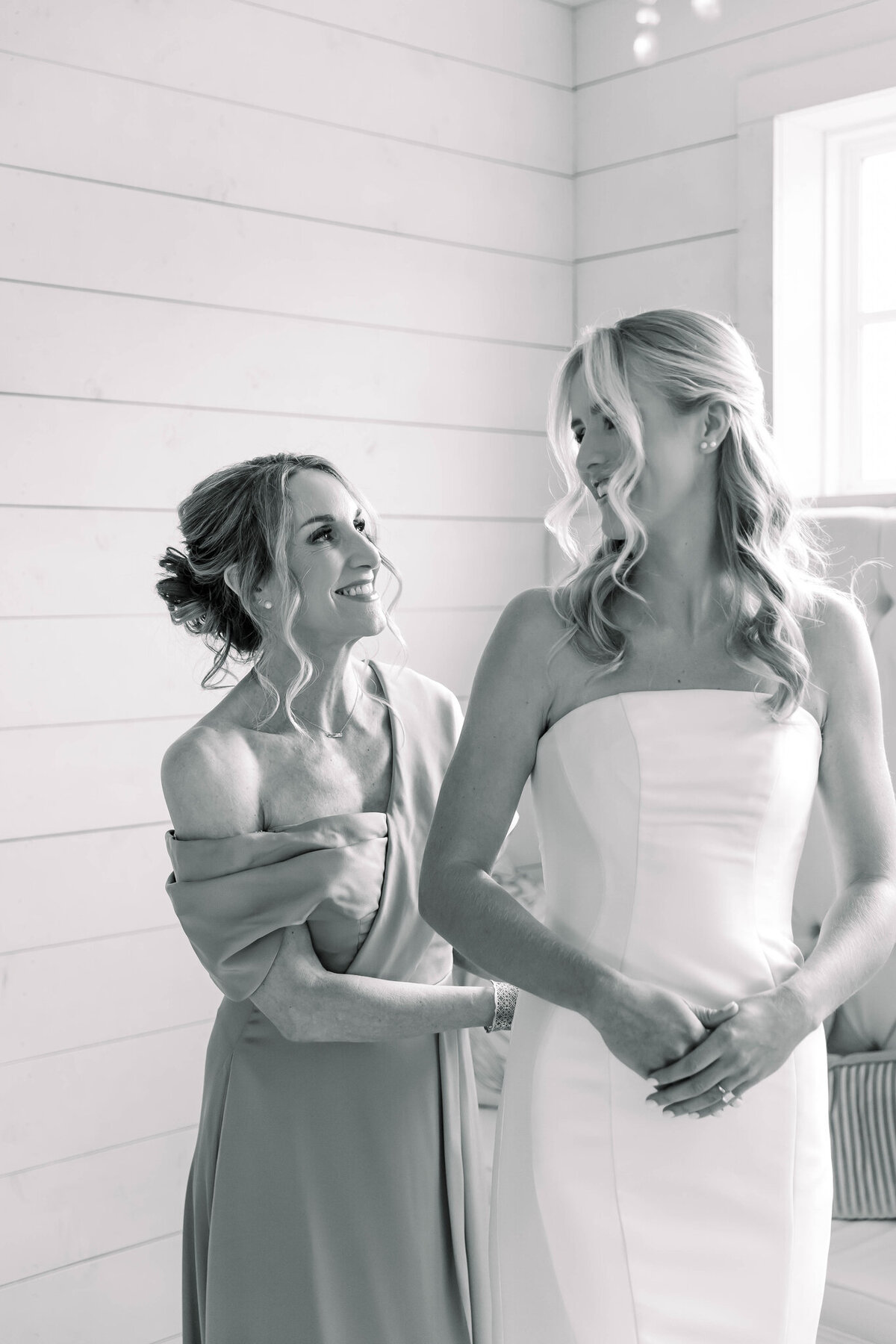 The Elegant Wedding Co._Sutton & Caden_S Getting Ready-58_(2048)