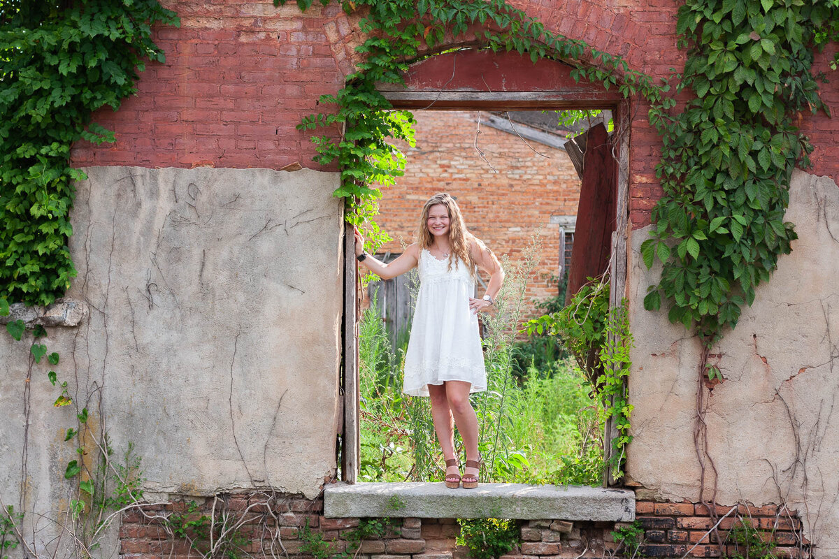 Best-Newton-Senior-Photographer-9