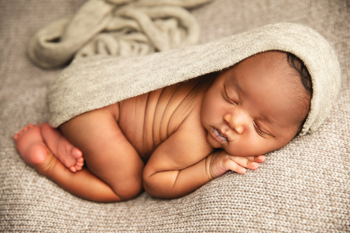 Belton newborn photography services delivering stunning, heartfelt memories of your baby’s first days. Contact us to book!