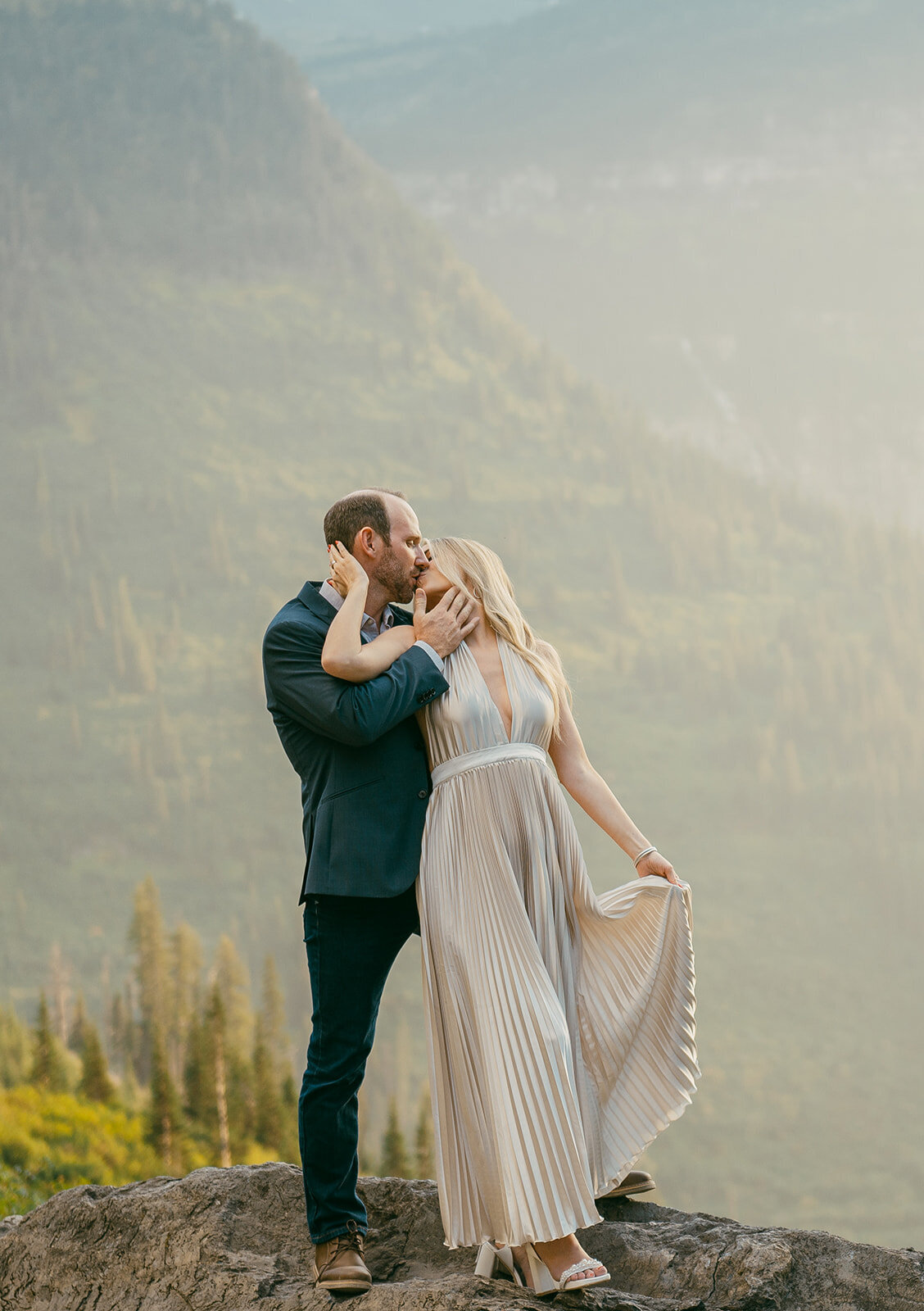 vintage-hollywood-glacier-national-park-elopement-presley-gray-photo2505