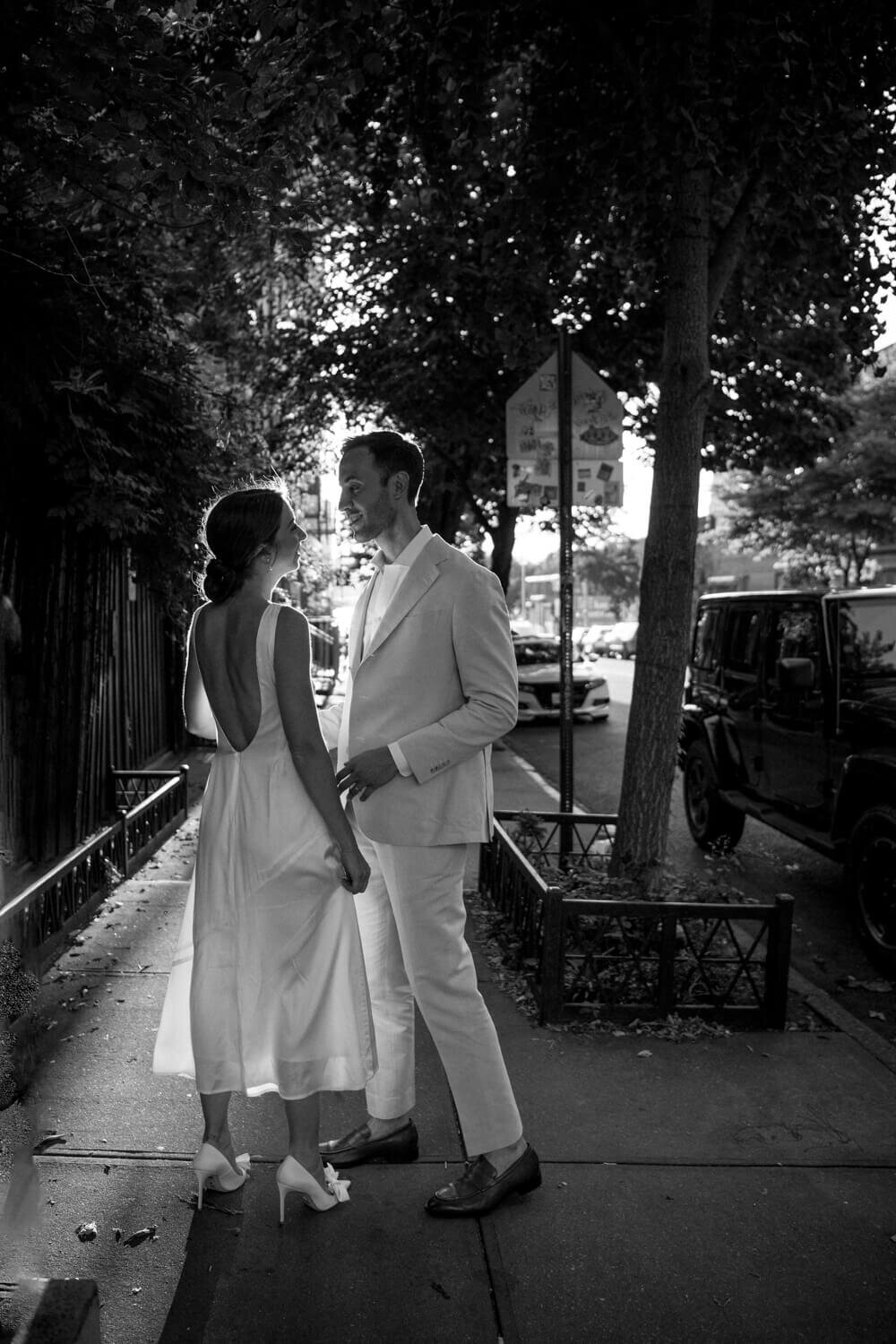 williamsburg.dominopark.engagementphotos.-8