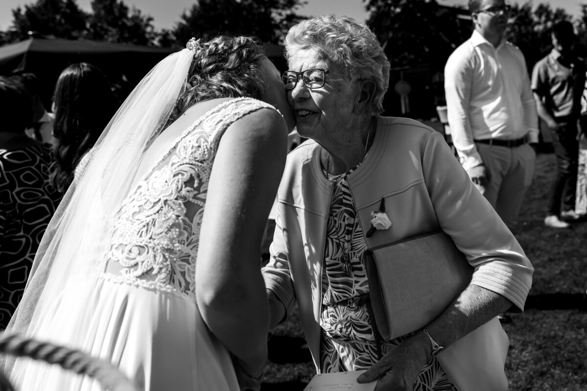 Trouwen in Twente, Twente, Westerhaar, Oost Nederland, liefde, echt, tijdloos, Bruiloft, trouwreportage, bruidsfotograaf, trouwfotograaf, rust, Twenterand, De fotograaf van Twente, Schipper, Juliantien, Juliantien fotografie