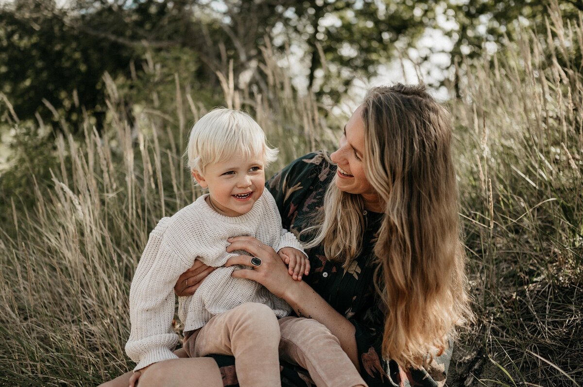 22-LouiseBoonstoppelFotografie_familieshoot_gezin