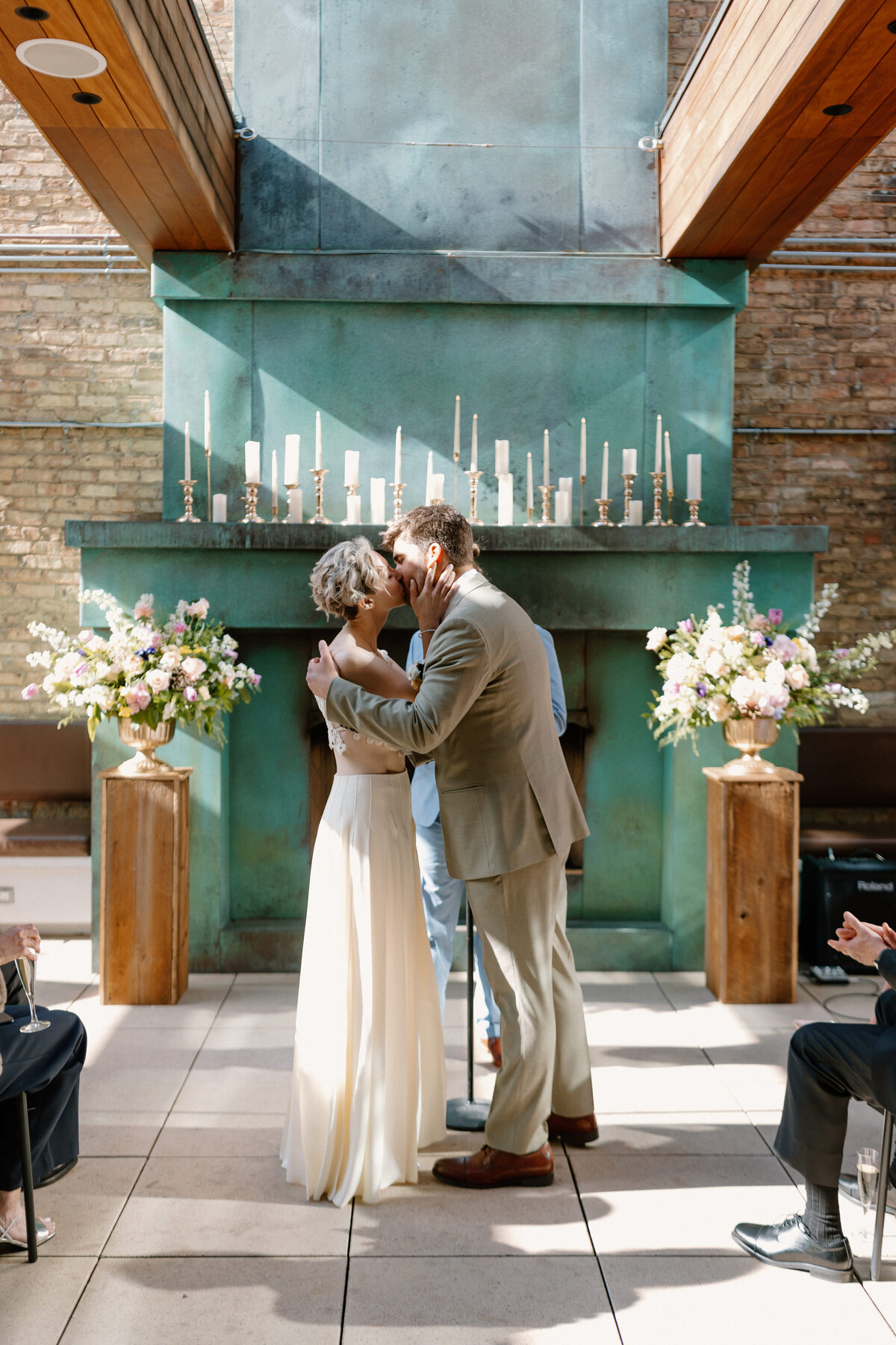 Schubas-Tavern-Luxury-Wedding-in-Chicago-Illinois-240