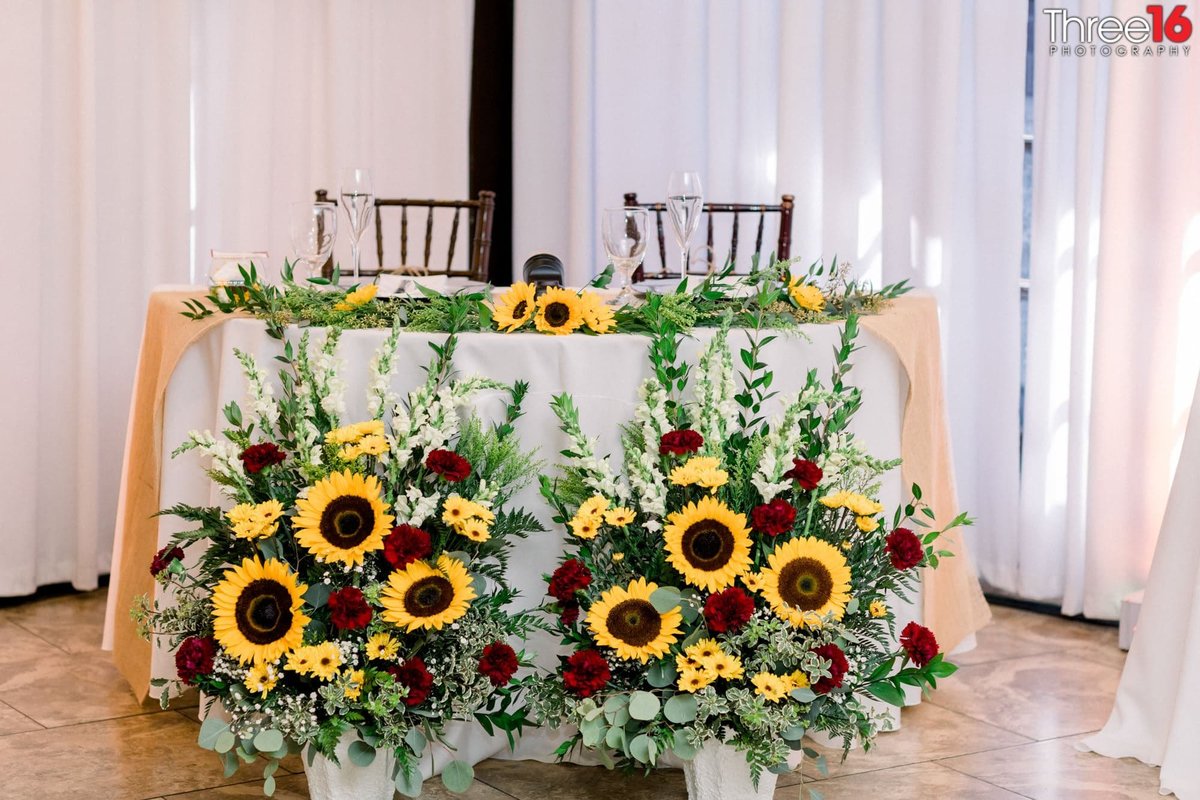 Sunflowers highlight the sweetheart table