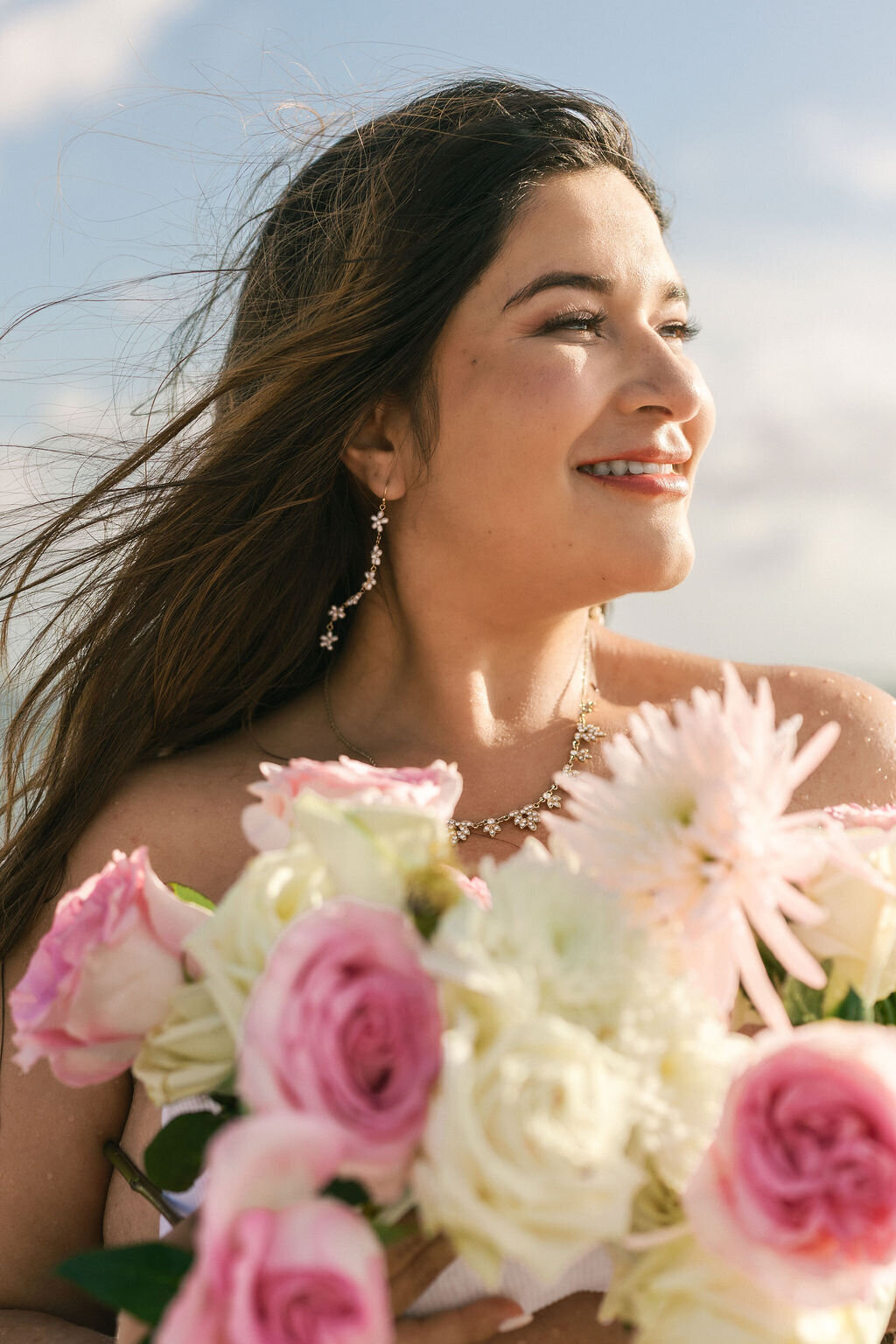 miami-maternity-session-floral-bouquet-closeup-beach