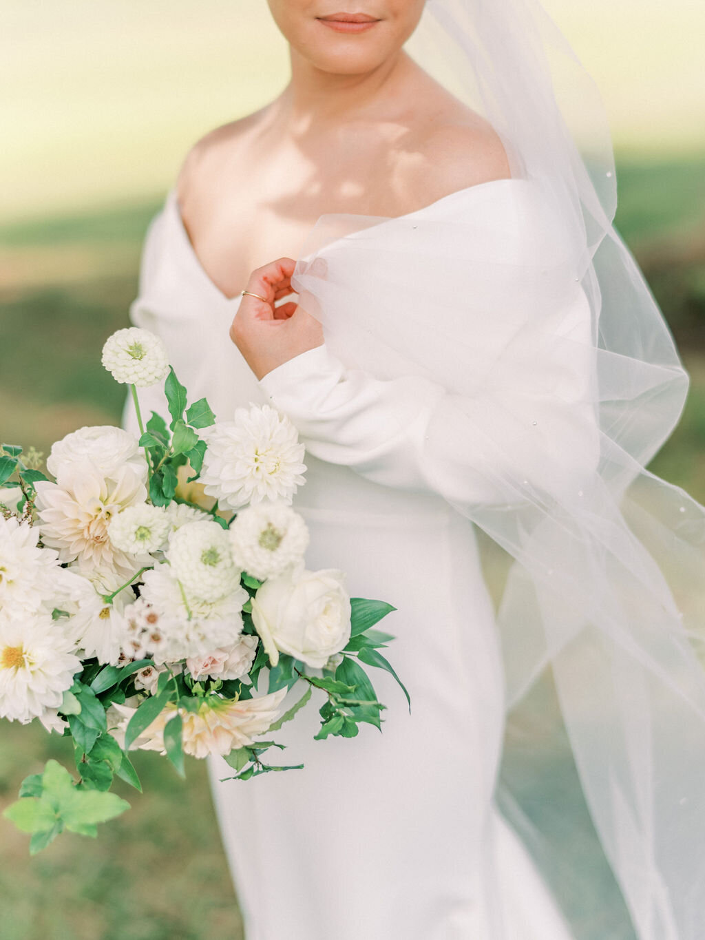 Leslie&Ricardo_EarlyMountainVineyardWedding_SneakPeek-47