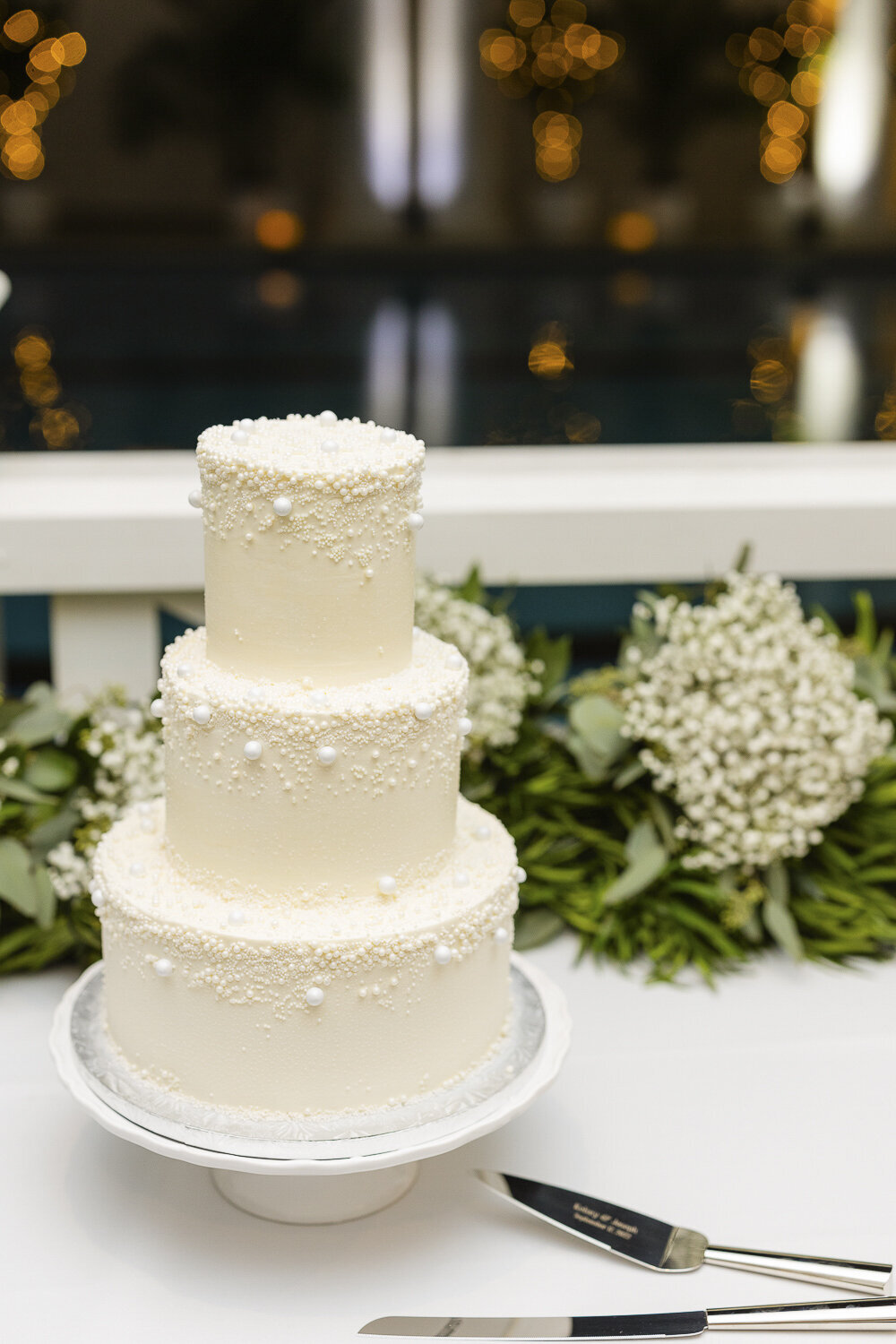 Beach Club Modern Chic Wedding with Touches of Pearl and Gold - Top East Coast Wedding Photography - Ashley Mac Photographs - New Jersey - New York - Connecticut - Rhode Island -58