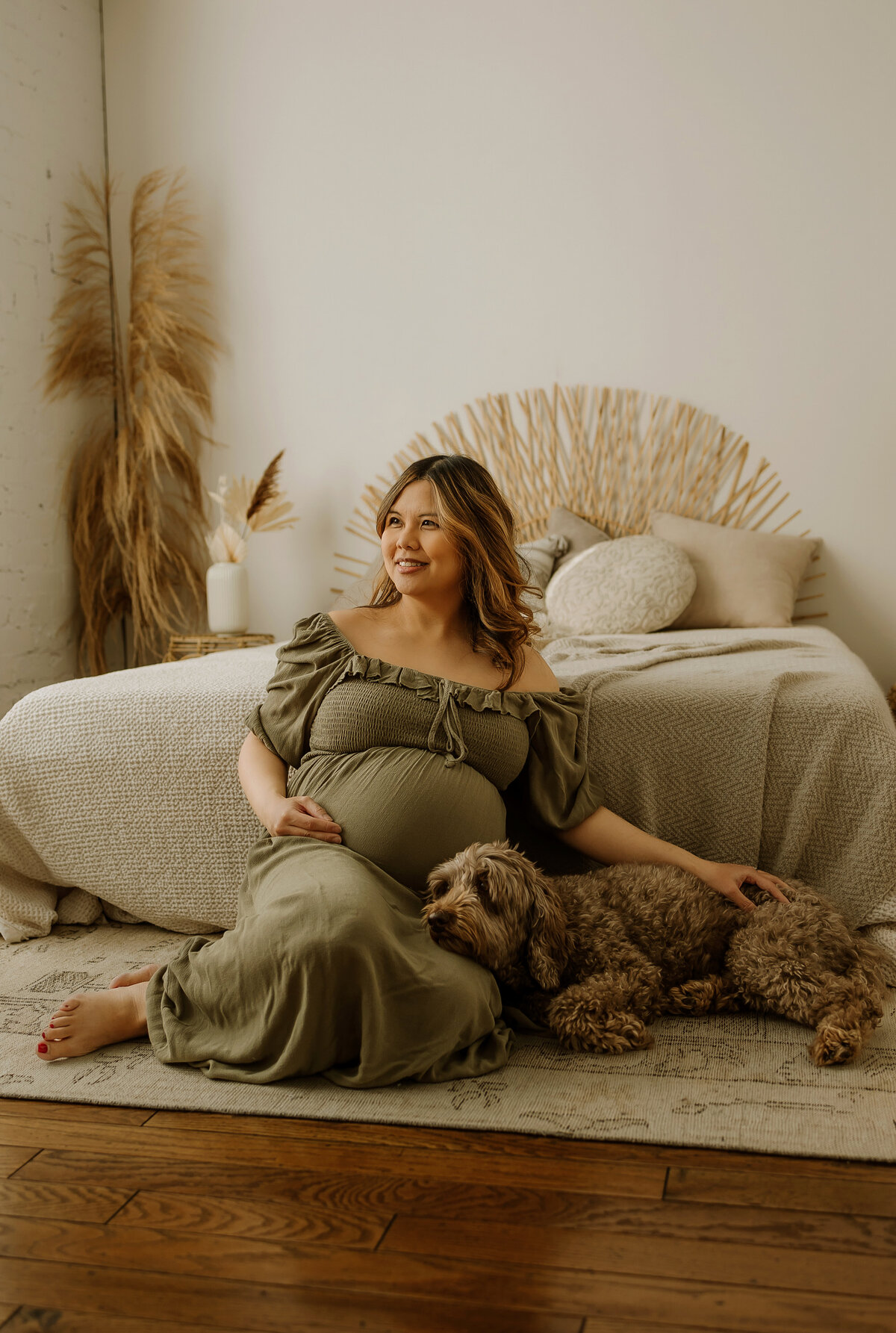 I'm Calgary's maternity photographer, ready to embrace your pregnancy journey. Let's create stunning images that tell the beautiful story of this special time.