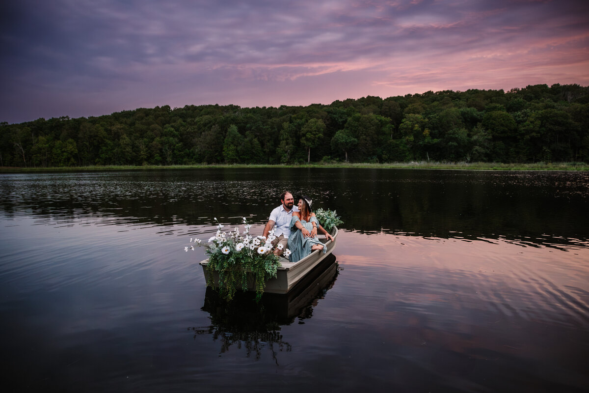 Milwaukee-engagement-photographer-rowboat-20