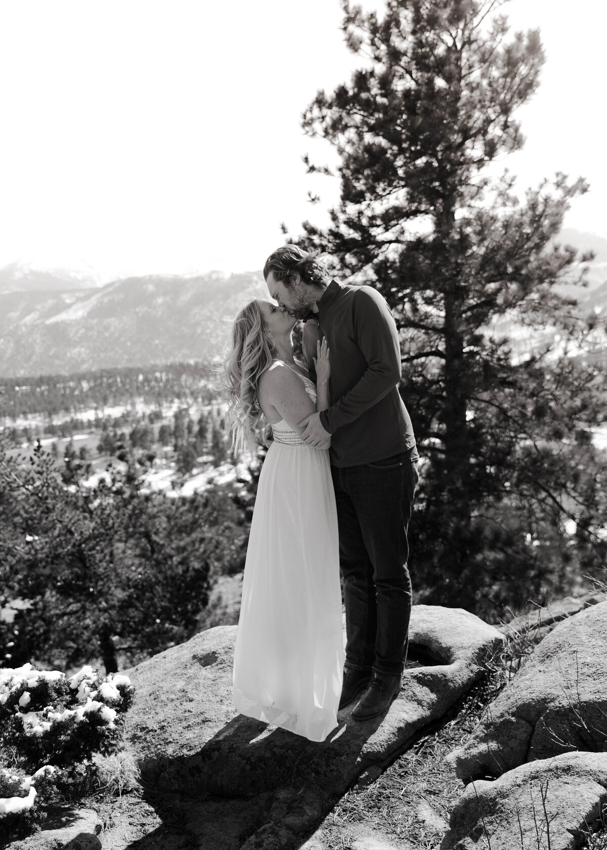 ashlynnshelbyphotograhpy_ 3m curve _ Rocky Mountain National Park Engagement Shoo-36