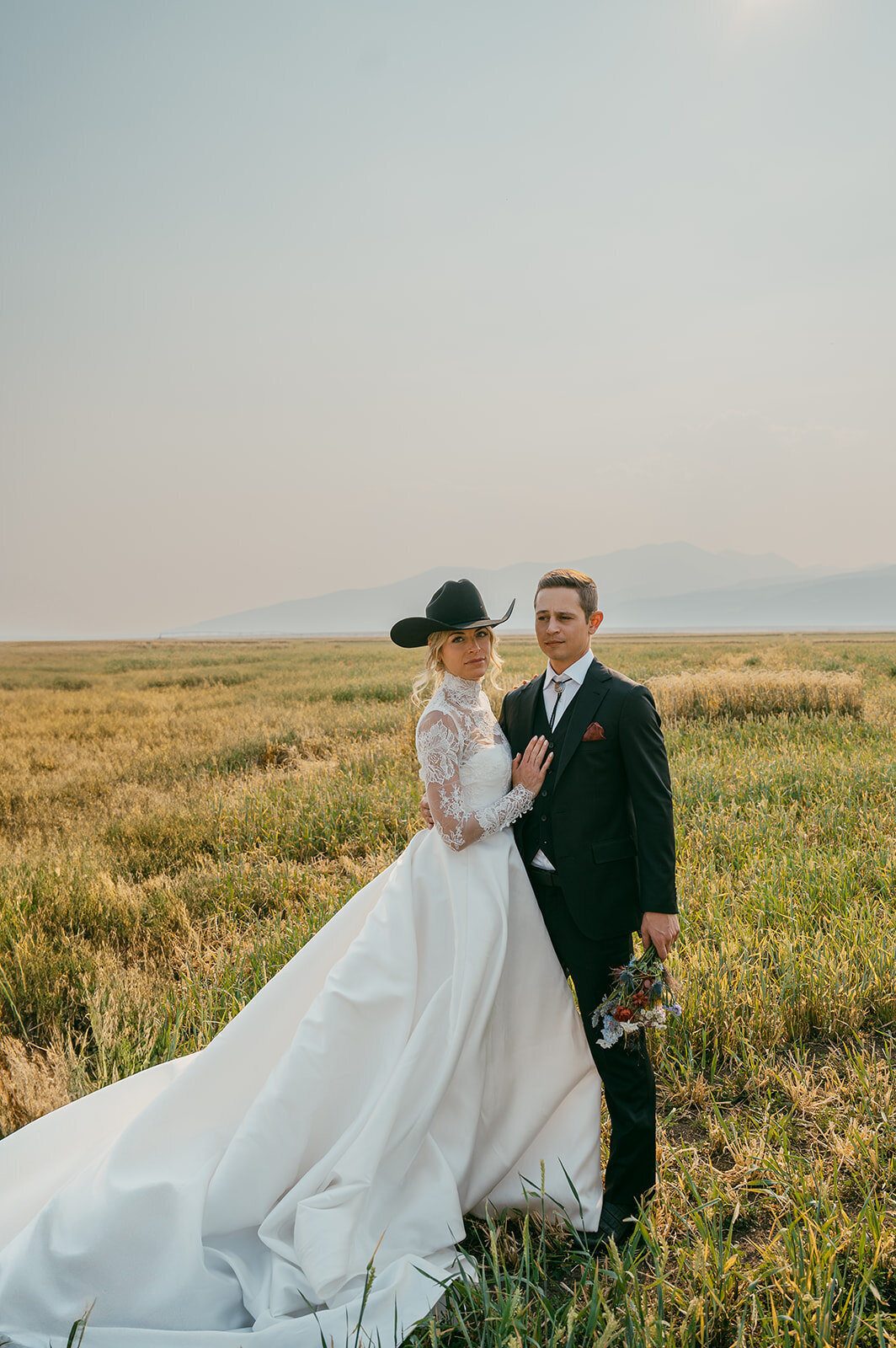 presley-gray-photo-Deerlodge-rustic-western-Montana-wedding-4336-2