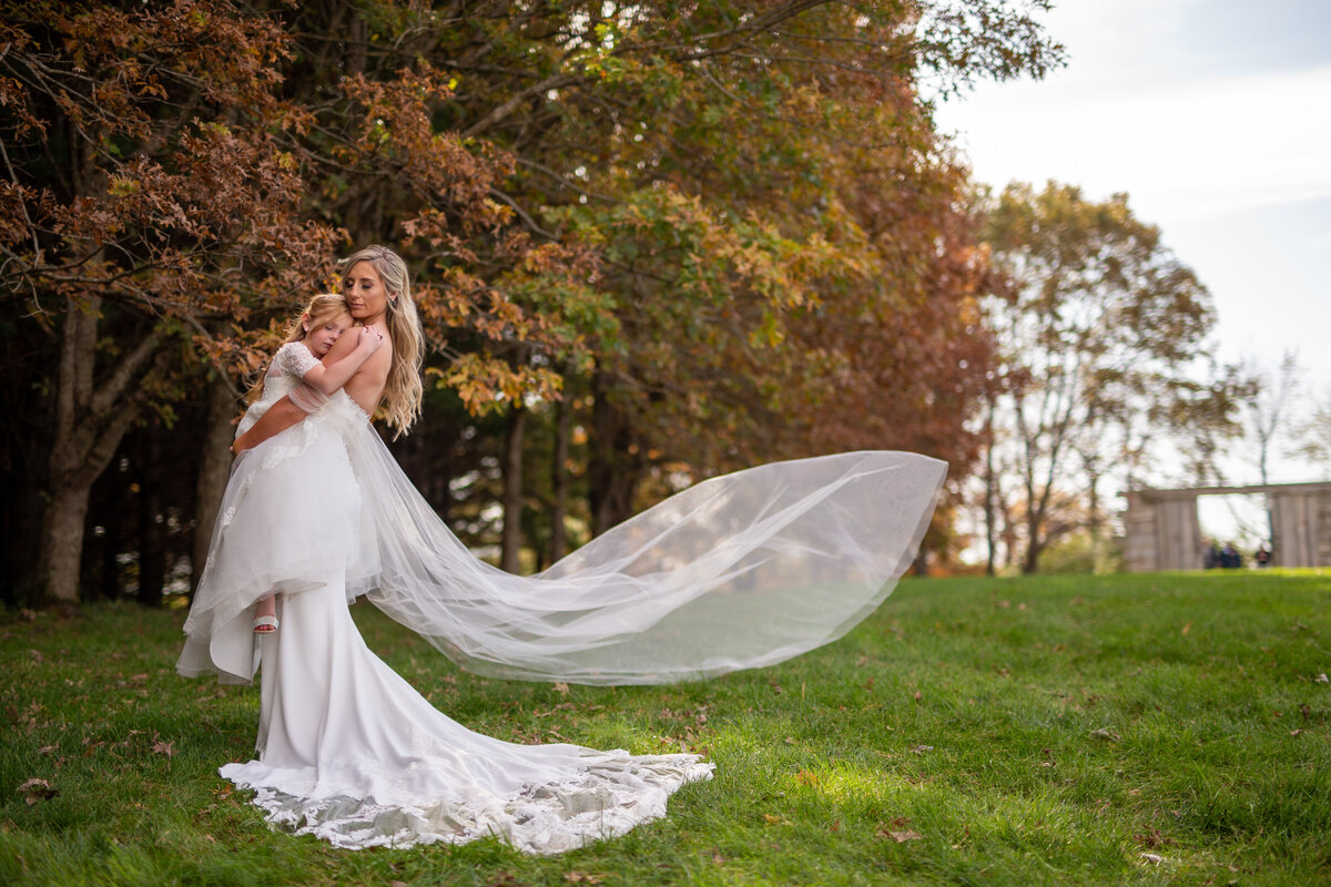 Barnes-place-des-monines-iowa-rustic-wedding-photo-ideasPhoto-89