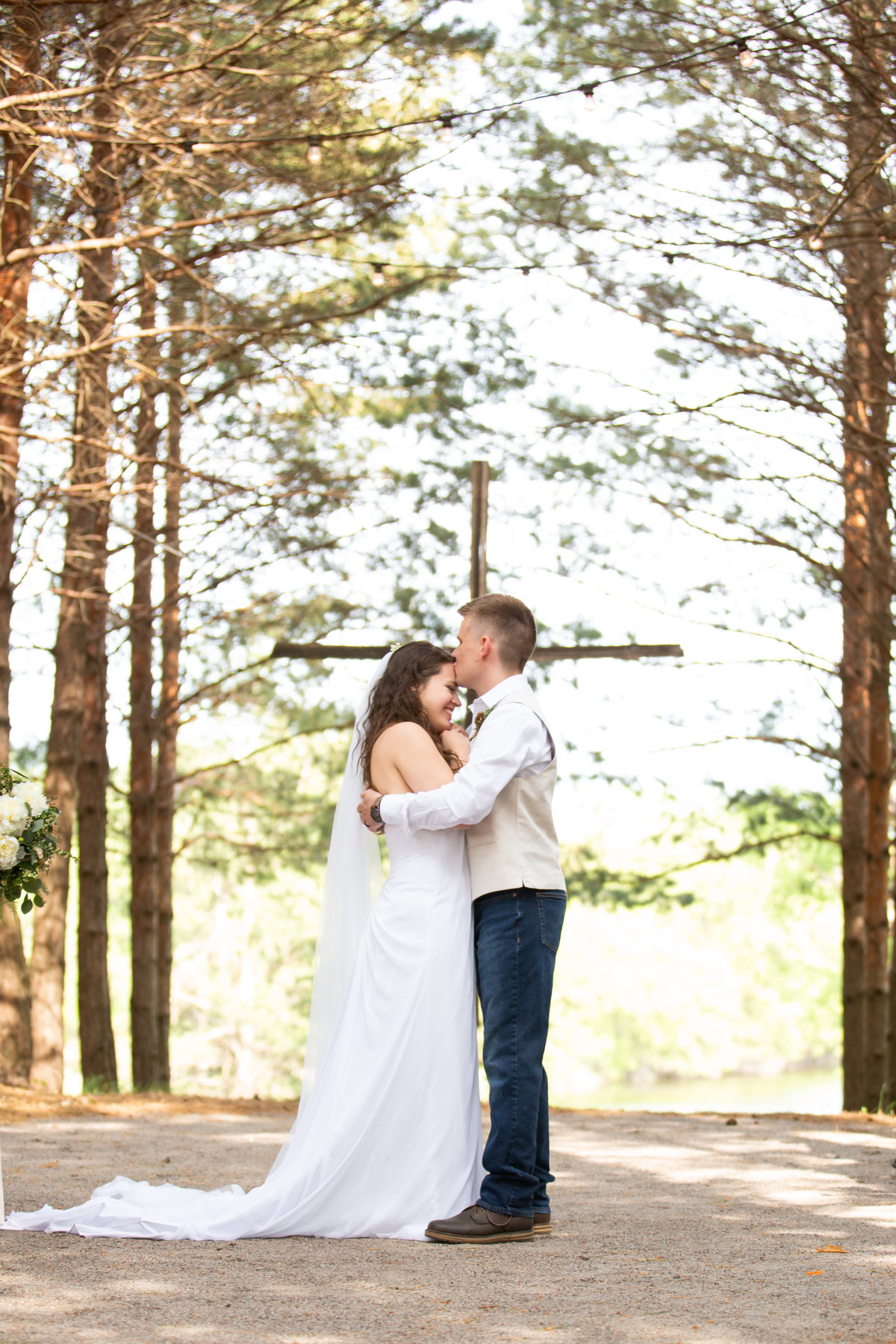 Wedding forehead kiss Sawatski-1