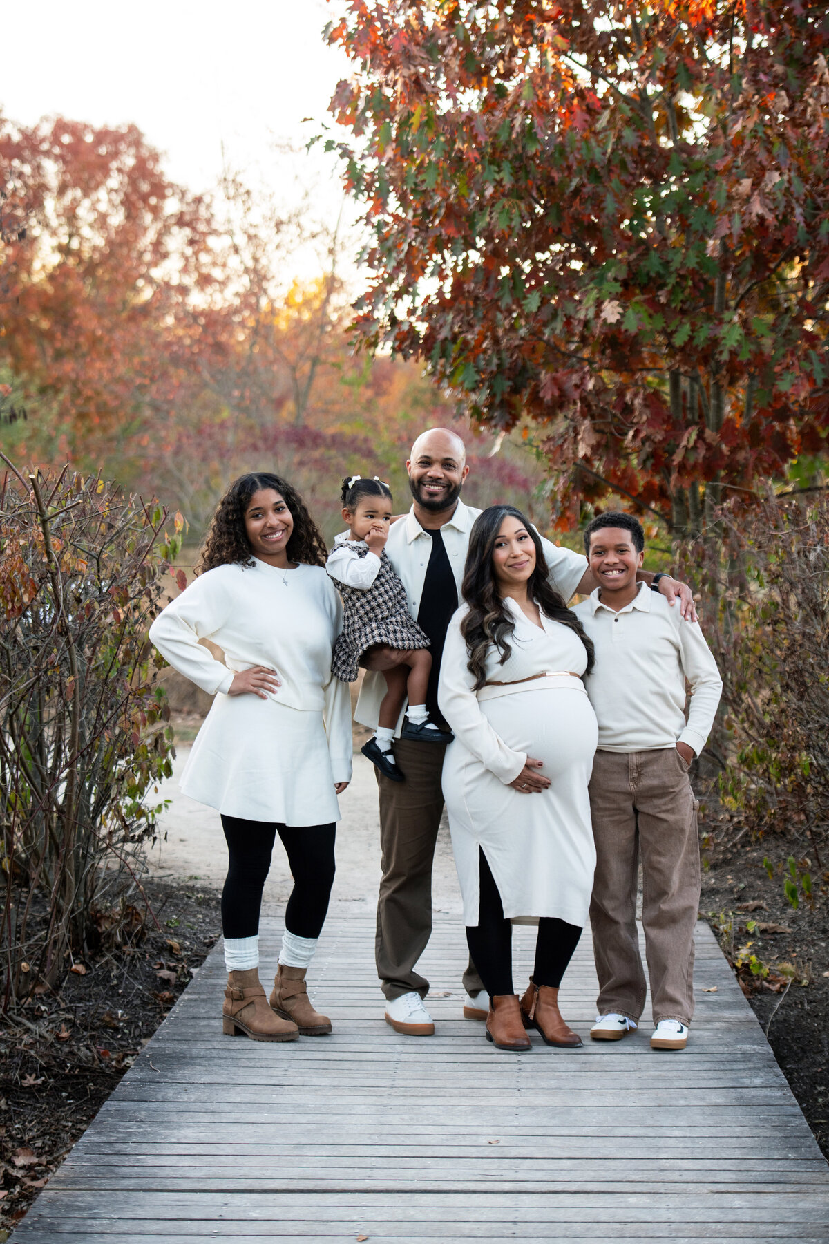 family_portrait_expecting_mother