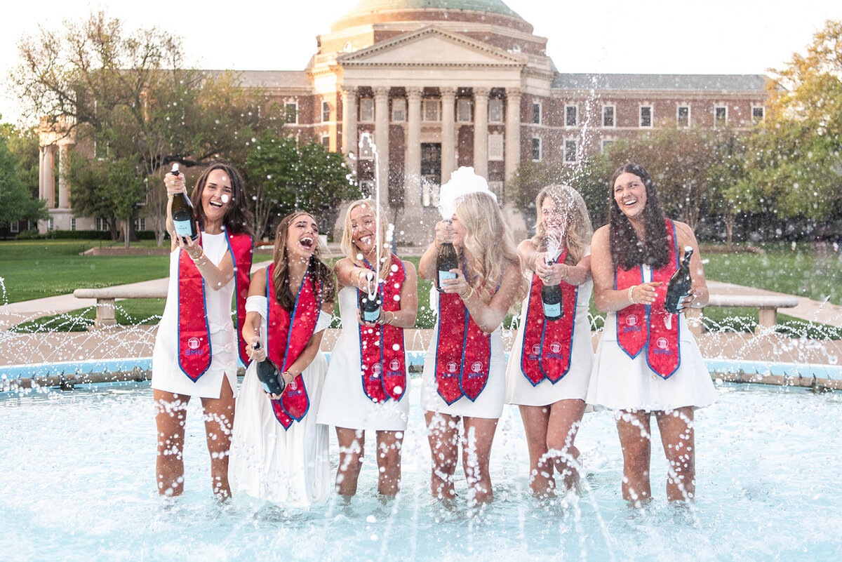 kam-smu-graduation-group-041025-146