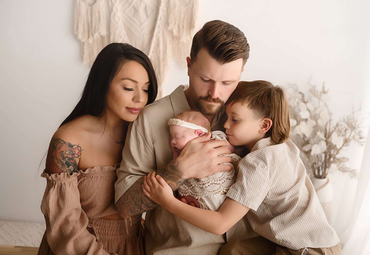 dallas-newborn-family-session-studio-portrait-paula-goforth